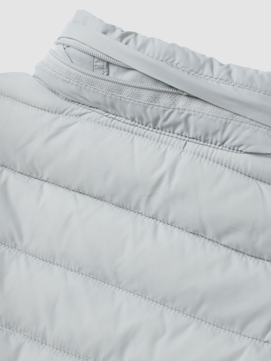 Grey padded gilet with zip and high neck for boys_3