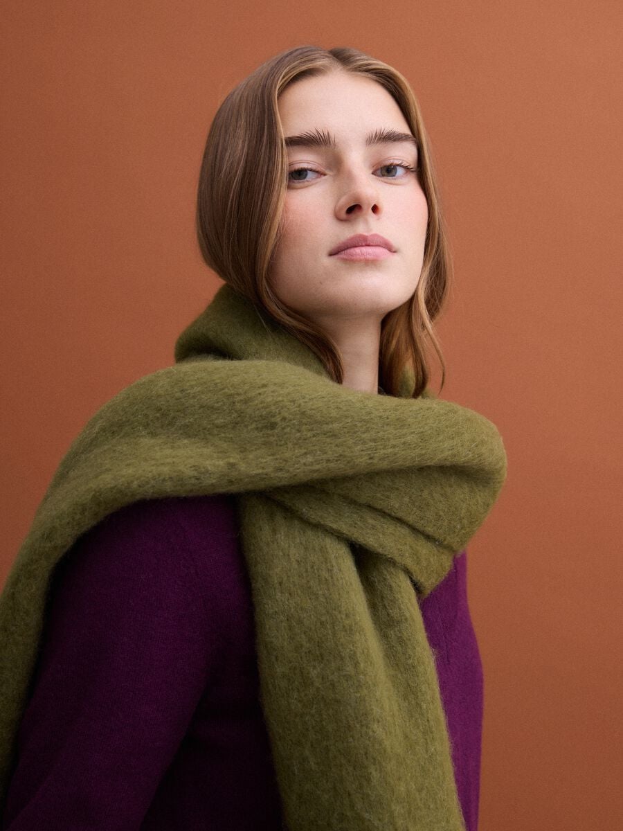Purple pure wool jumper with deep V-neck_1