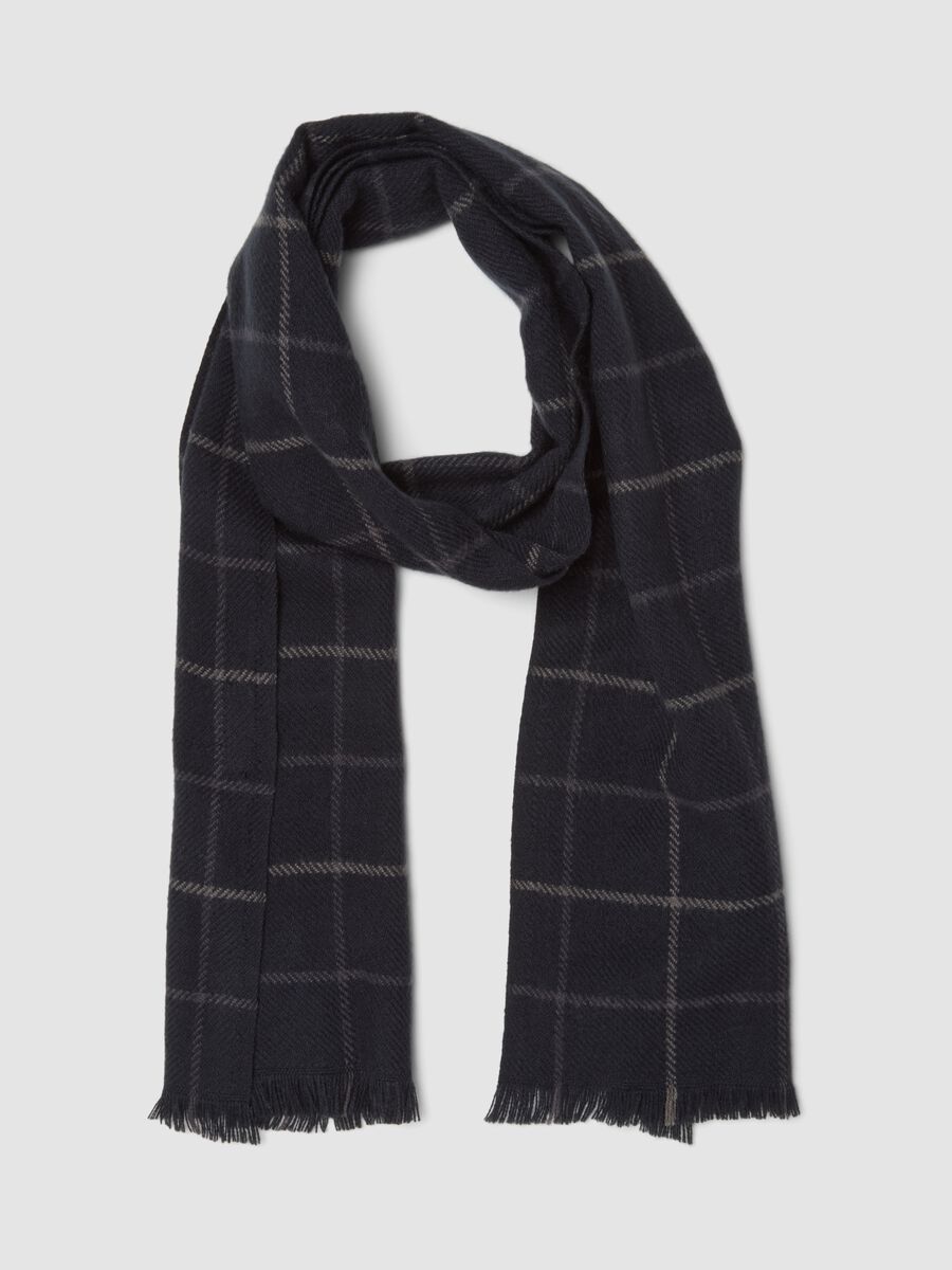 Sciarpa blu navy a quadri con frange_0
