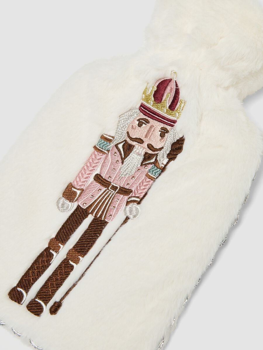 White teddy-effect hot water bottle with embroidered detail_2