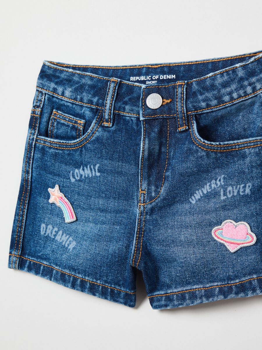Denim shorts with print and patch_2