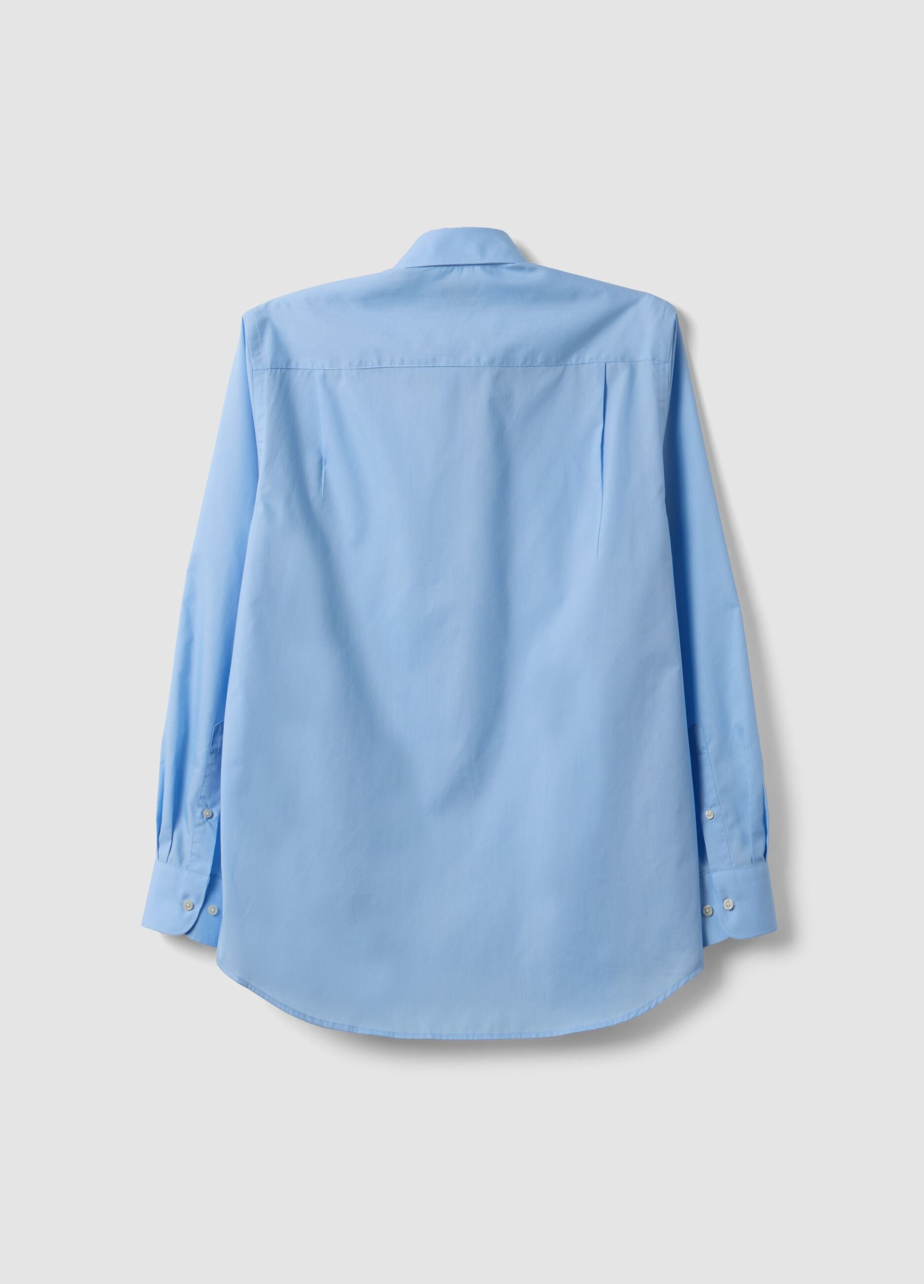 Hellblaues Regular-Fit-Hemd mit klassischem Kragen, b&uuml;gelleicht