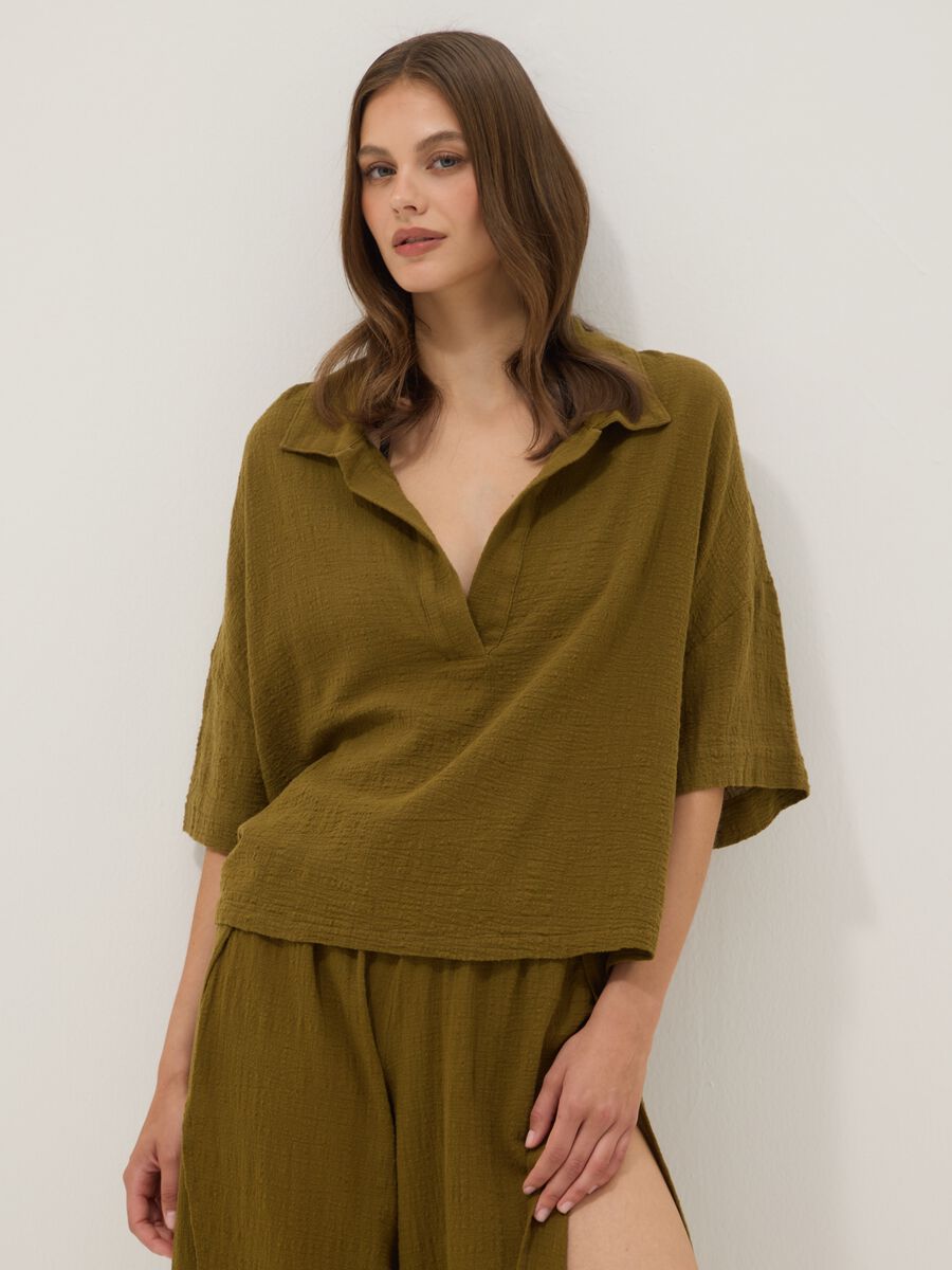 Kurzer gr&uuml;ner Kaftan aus reiner Baumwolle mit V-Ausschnitt_1