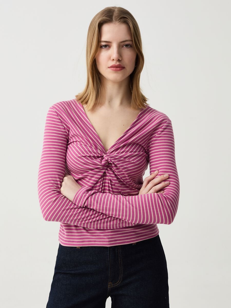 Striped T-shirt with long sleeves and knot_0