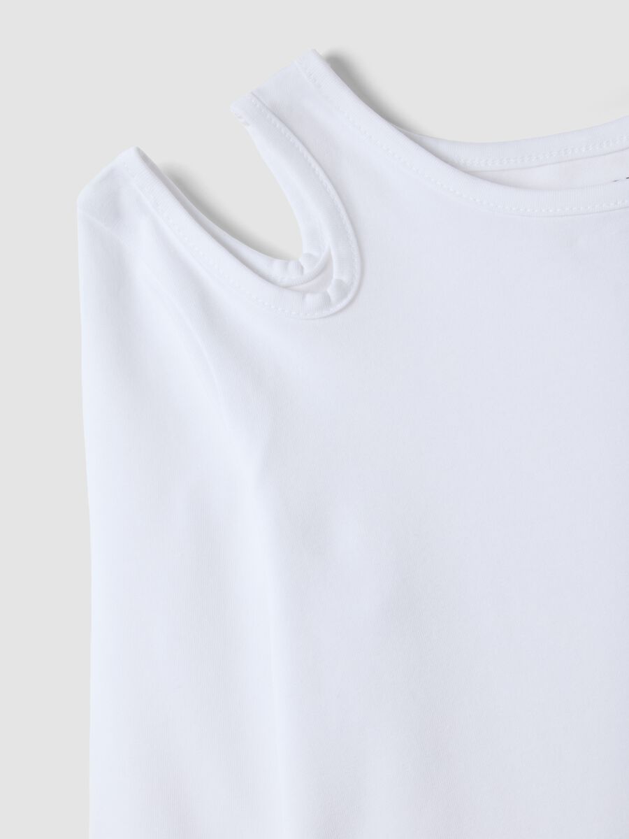 White organic stretch cotton T-shirt with shoulder cut-out for girls_1