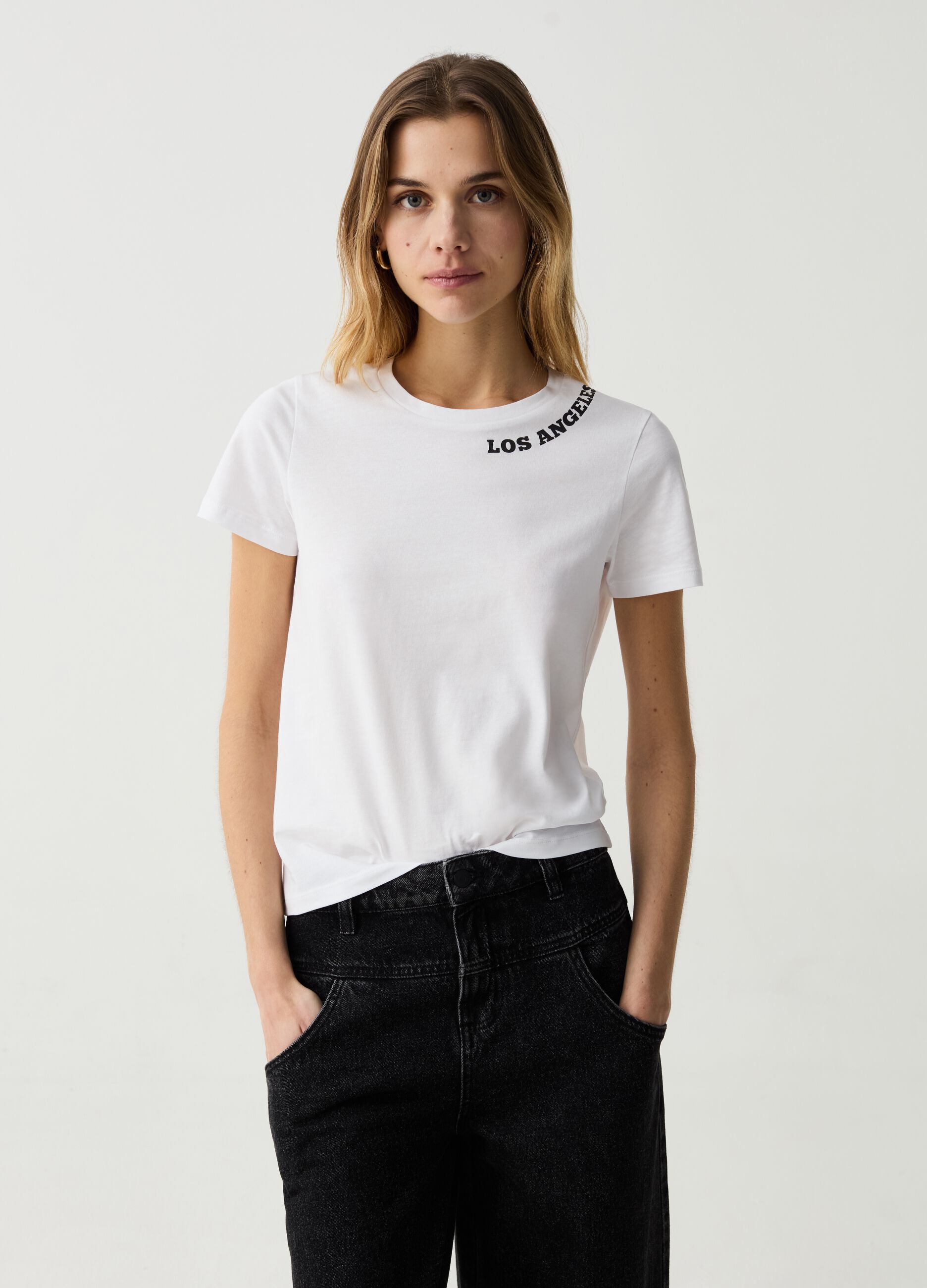 Essential T-shirt with lettering print and round neck