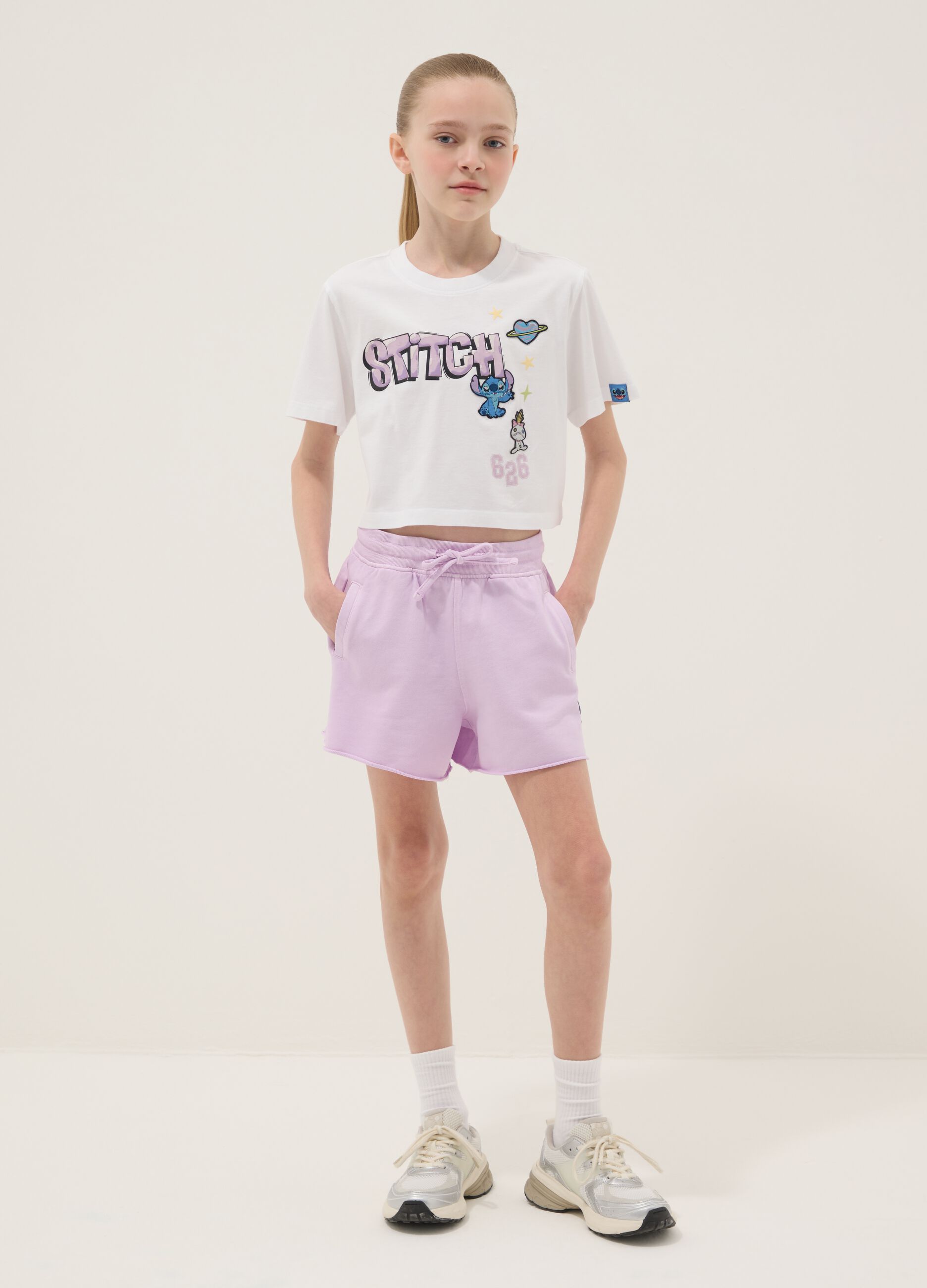 Conjunto branco e roxo em algod&atilde;o puro para rapariga com estampados do Stitch