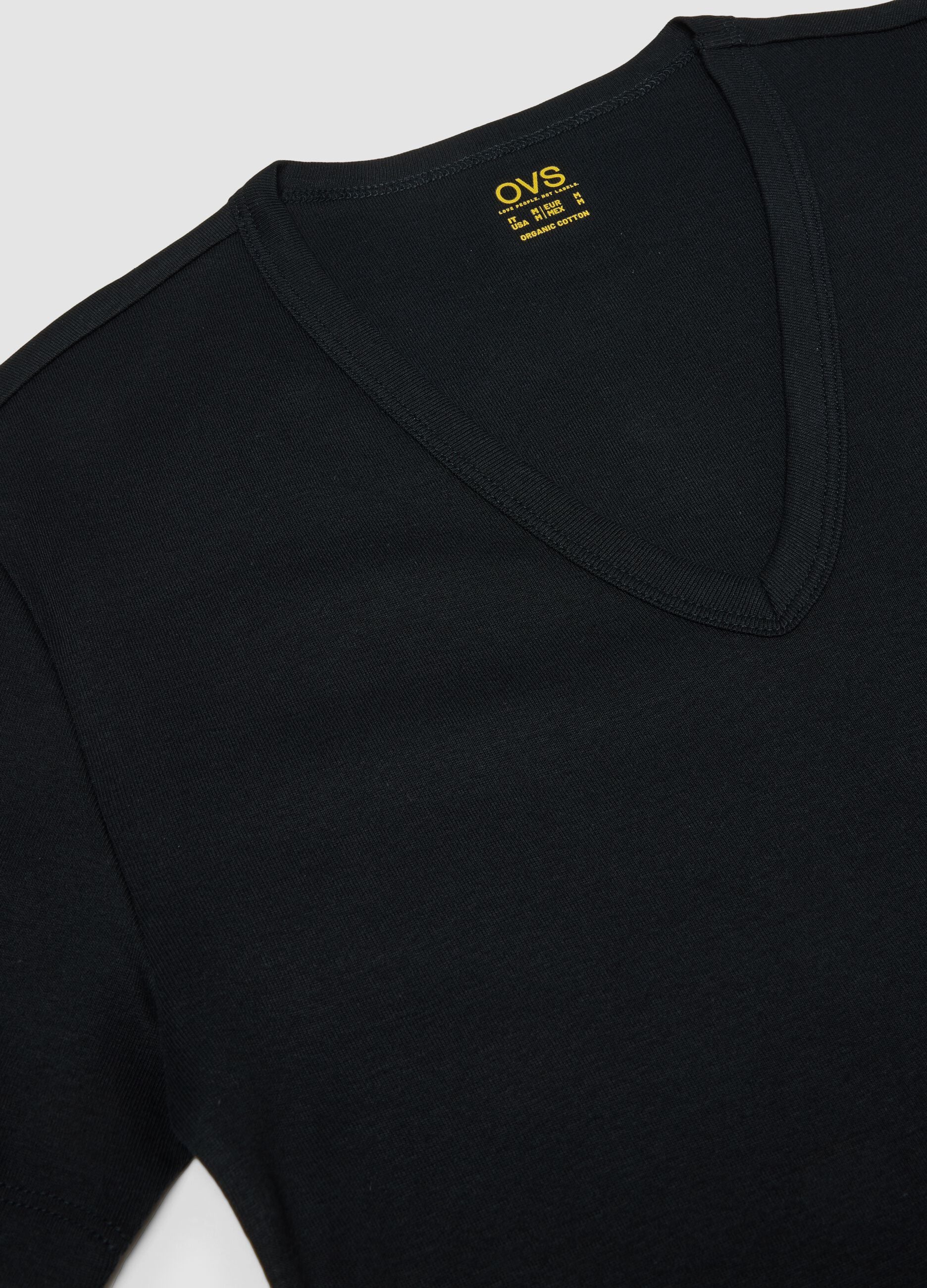 2-pack of black organic cotton T-shirts with deep V-neck