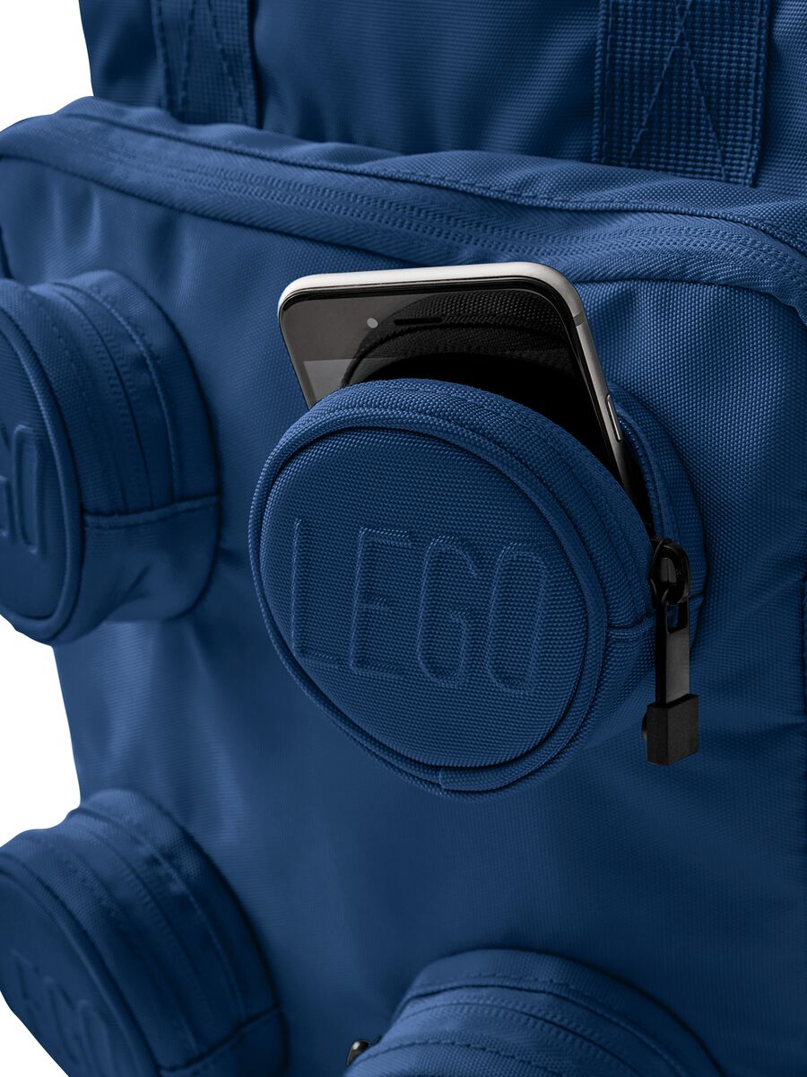 Blue backpack with front pockets_5