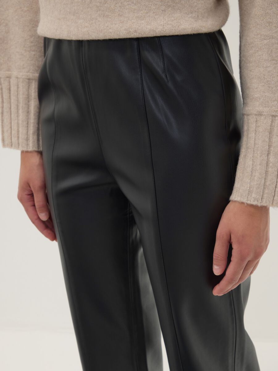 Leggings neri slim fit con vita regular ed elastico_2