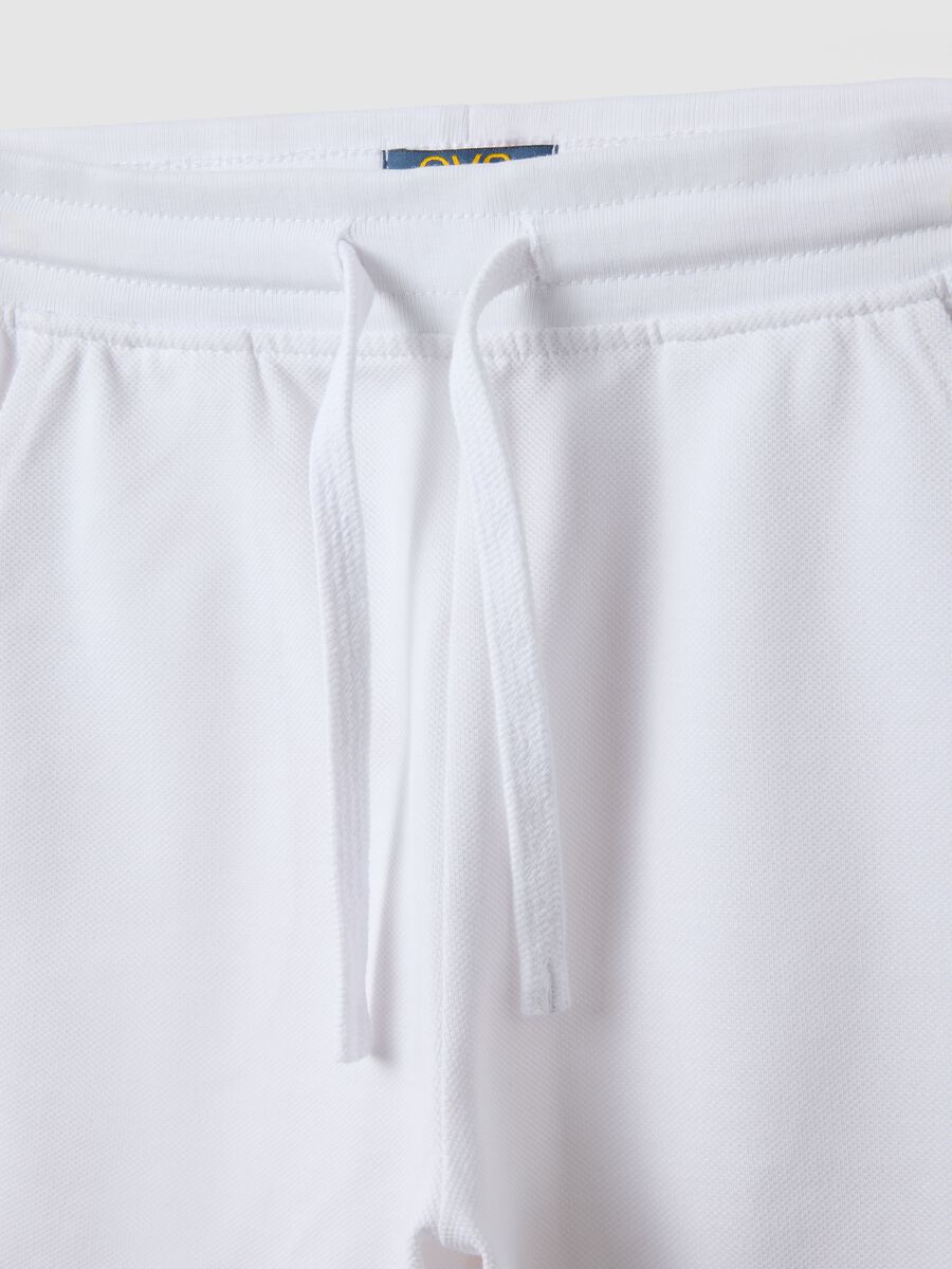 White pure cotton regular fit kids shorts_2