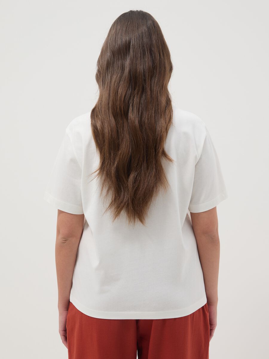 &Lambda;&epsilon;&upsilon;&kappa;ό &mu;&pi;&lambda;&omicron;&upsilon;&zeta;ά&kappa;&iota; &alpha;&pi;ό &kappa;&alpha;&theta;&alpha;&rho;ό &beta;&alpha;&mu;&beta;ά&kappa;&iota; regular fit &mu;&epsilon; &epsilon;&phi;&alpha;&rho;&mu;&omicron;&sigma;&mu;έ&nu;&omicron; &lambda;&omicron;&upsilon;&lambda;&omicron;ύ&delta;&iota;_3