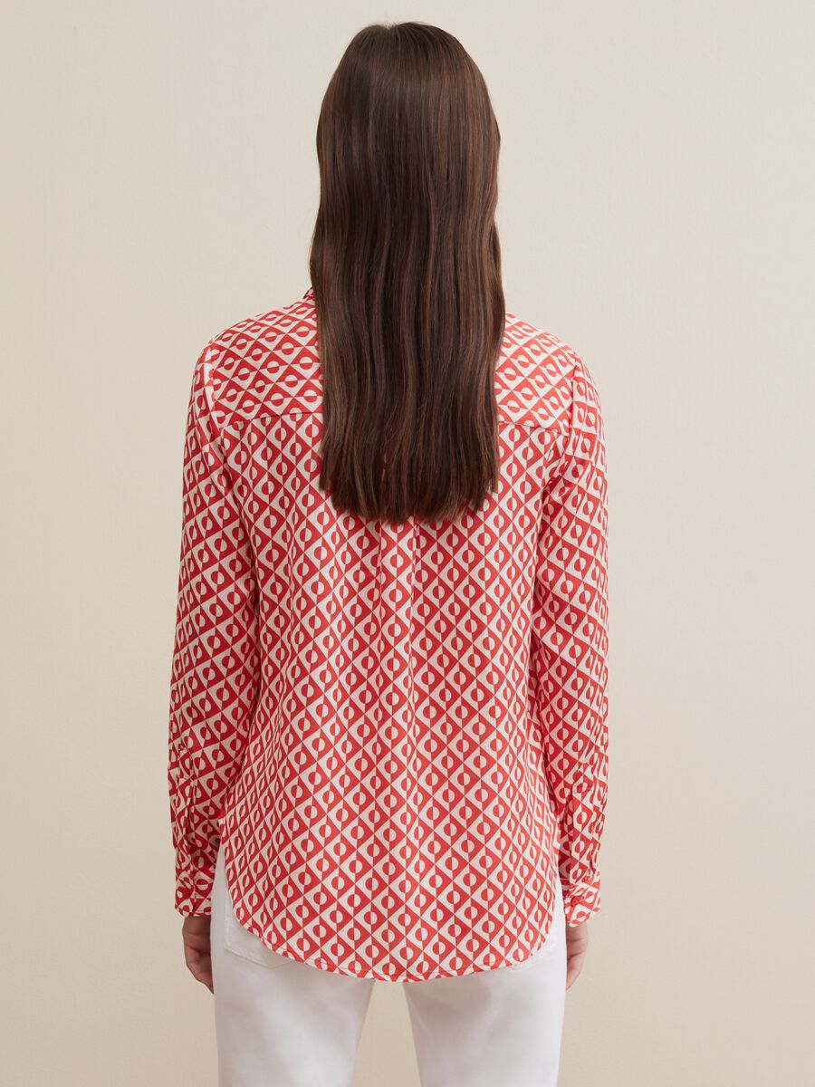 Blouse with optical print_2