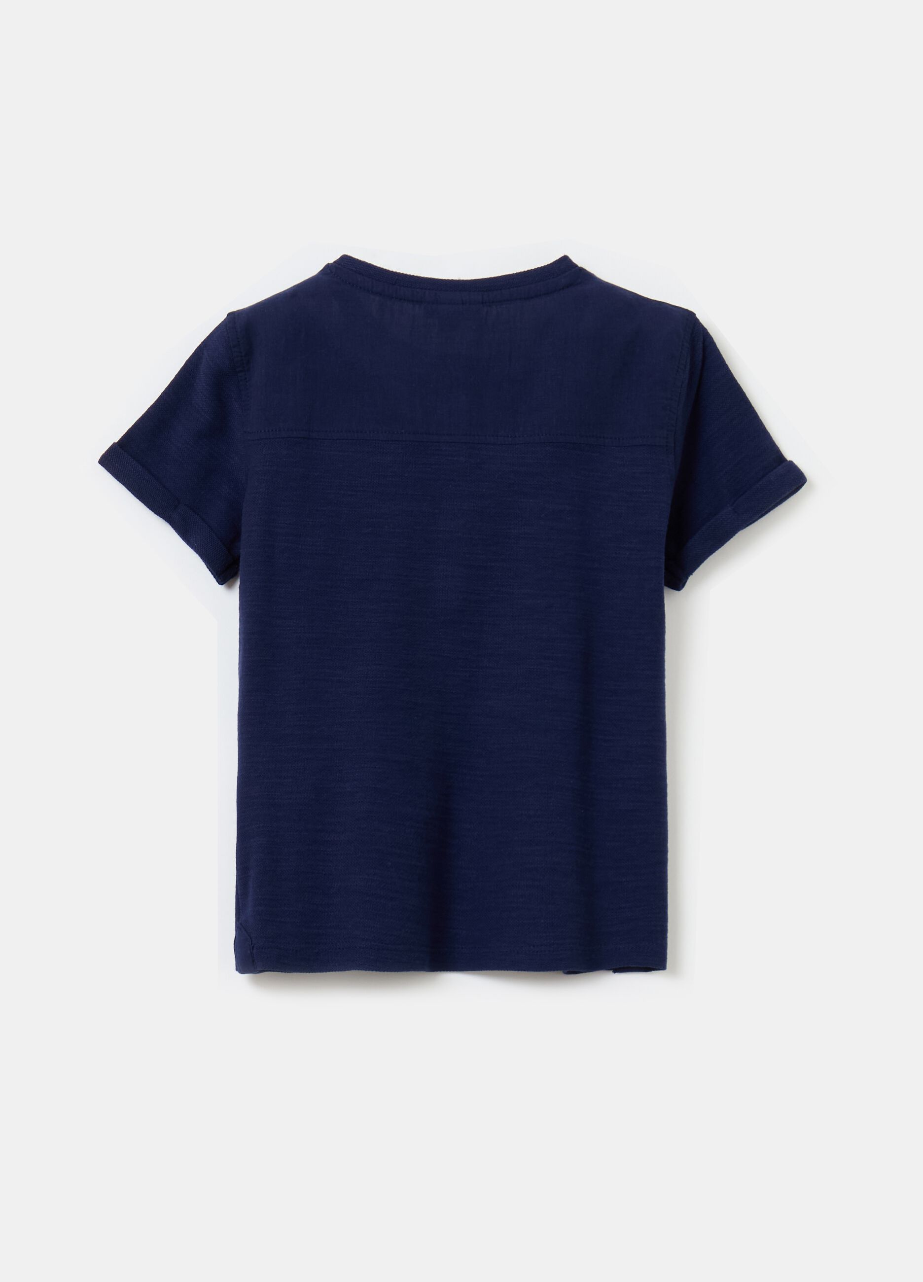Camiseta de algodón texturizado con bolsillo