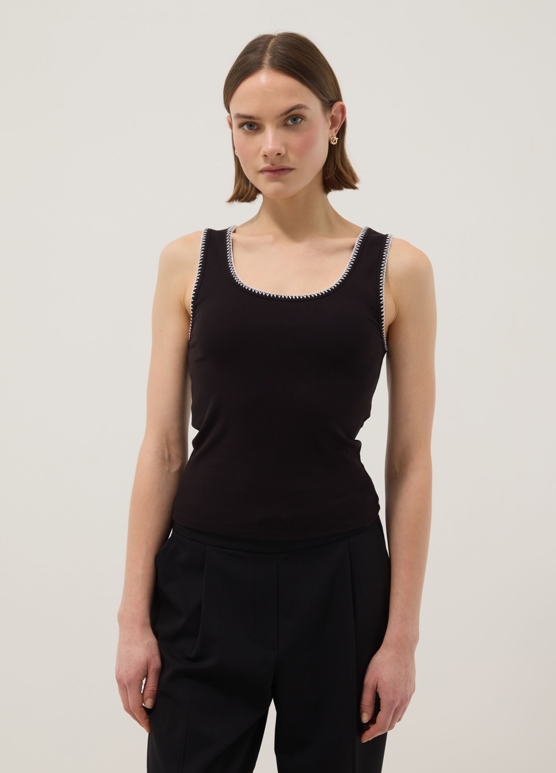 Black stretch cotton tank top with contrast trim, regular fit