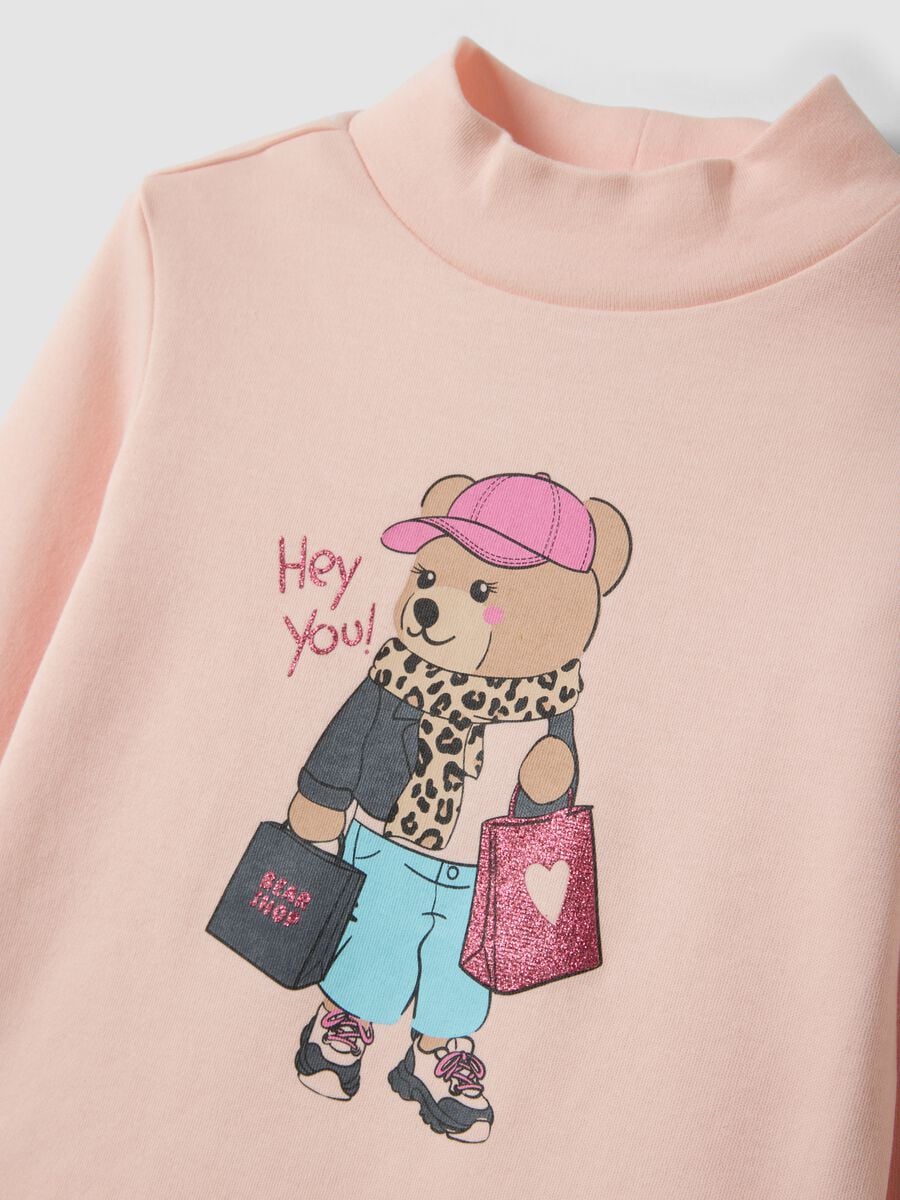 Pink organic cotton T-shirt with mock neck and teddy bear print_2