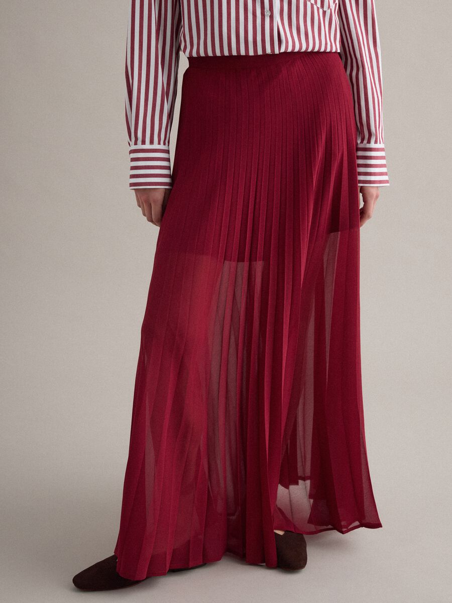 Regular fit red pleated long skirt_1