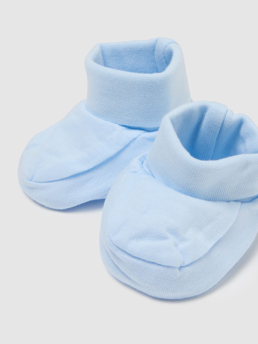 Multicolour baby hat and shoes set in pure cotton_2