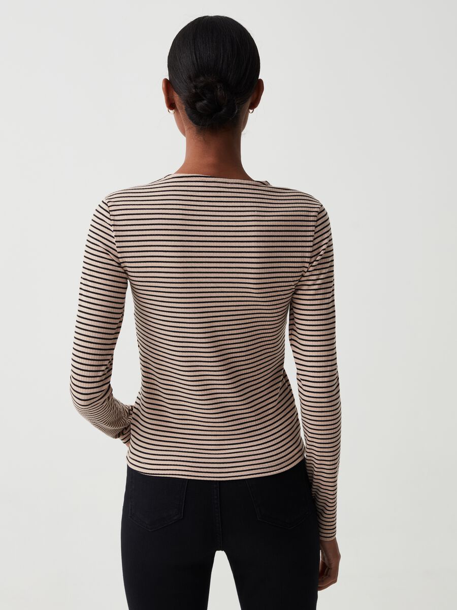 Striped T-shirt with long sleeves and knot_2
