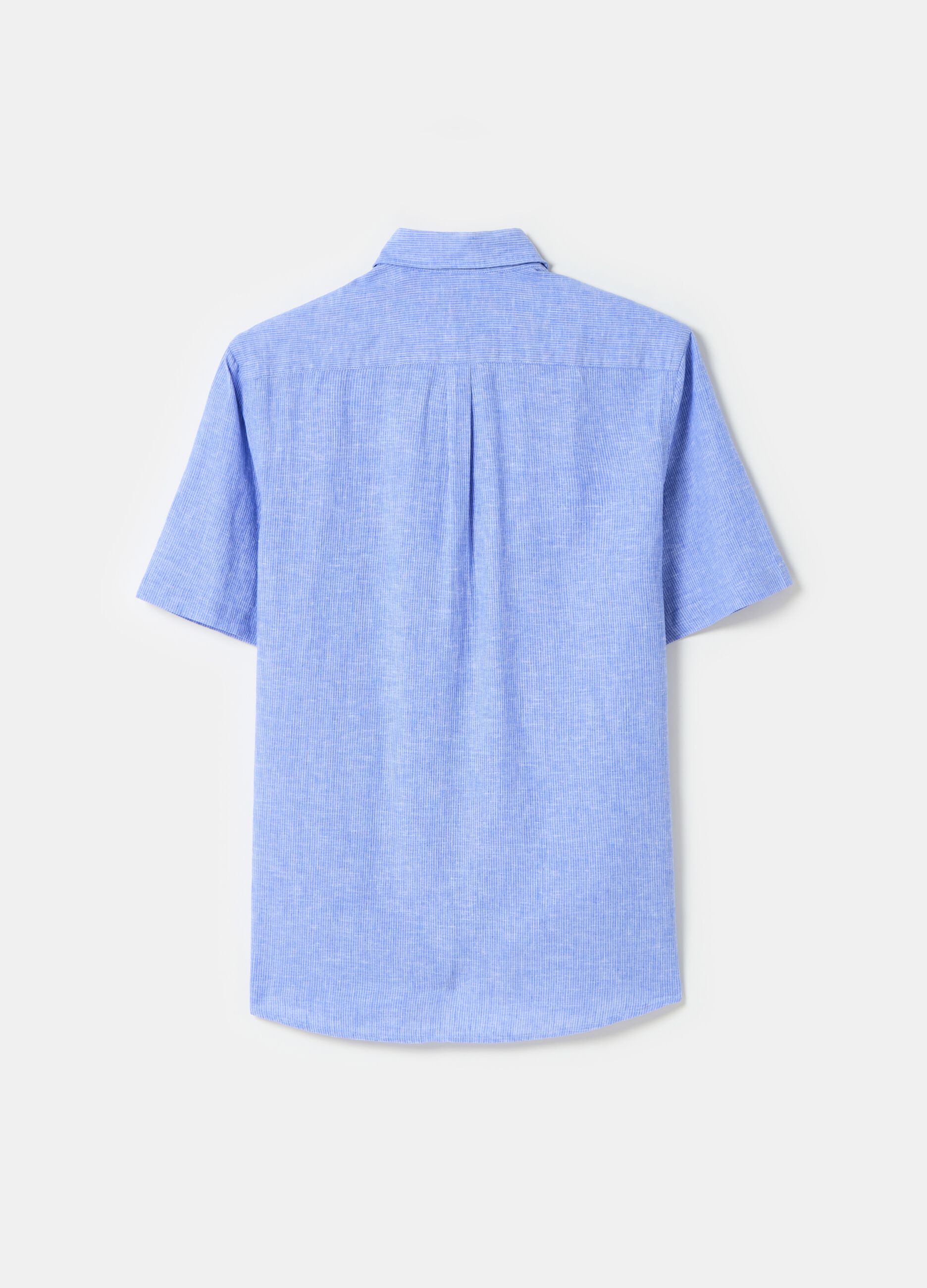 Short-sleeved shirt with micro weave