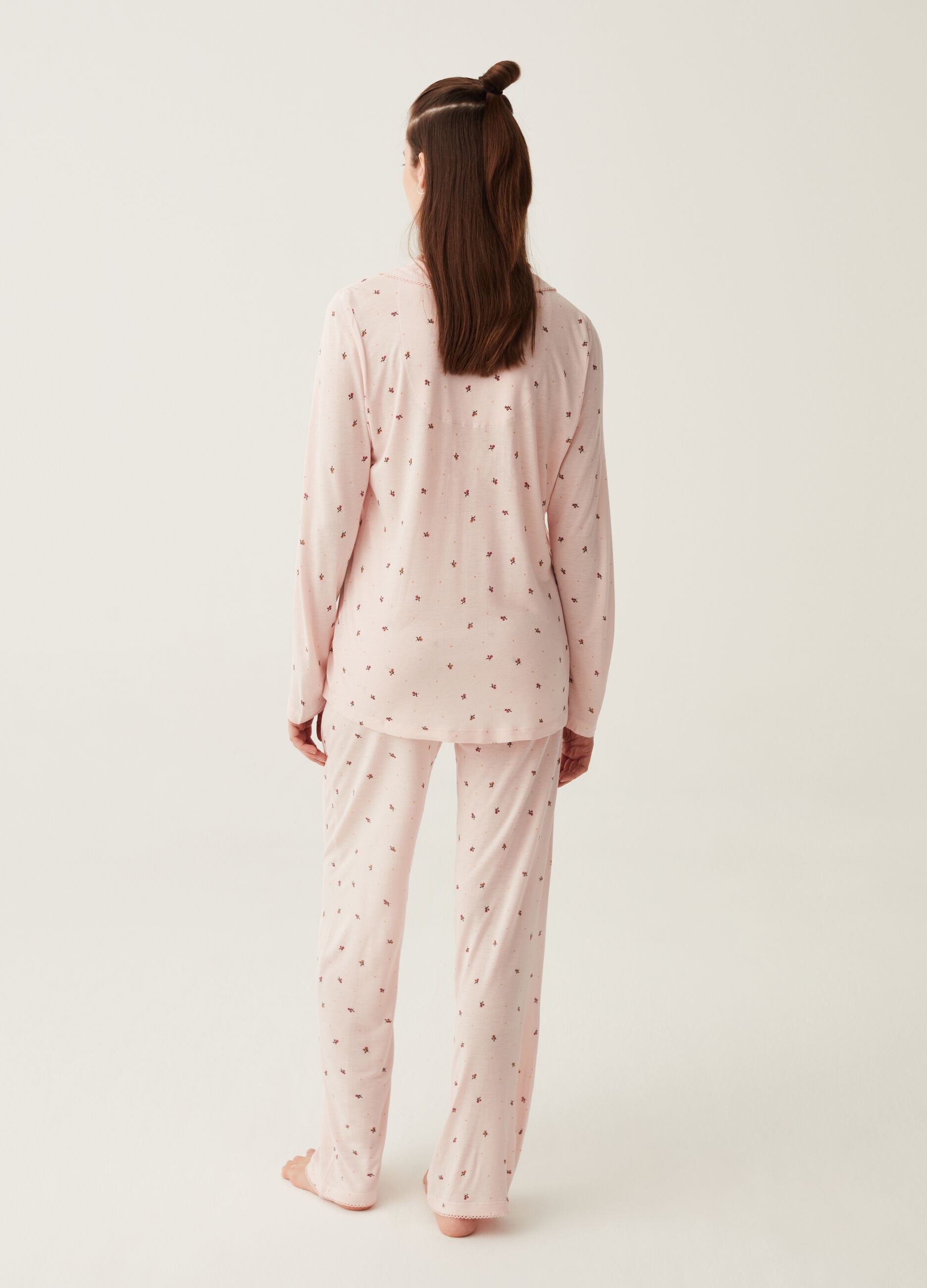 Pyjamas with polka dot and small flowers pattern_2