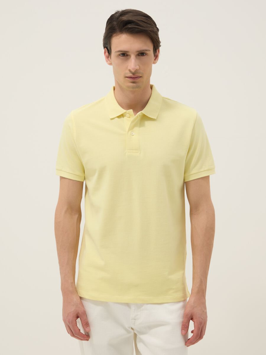 Gelbes Poloshirt aus reiner Bio-Baumwolle mit kurzen &Auml;rmeln, Regular Fit_2