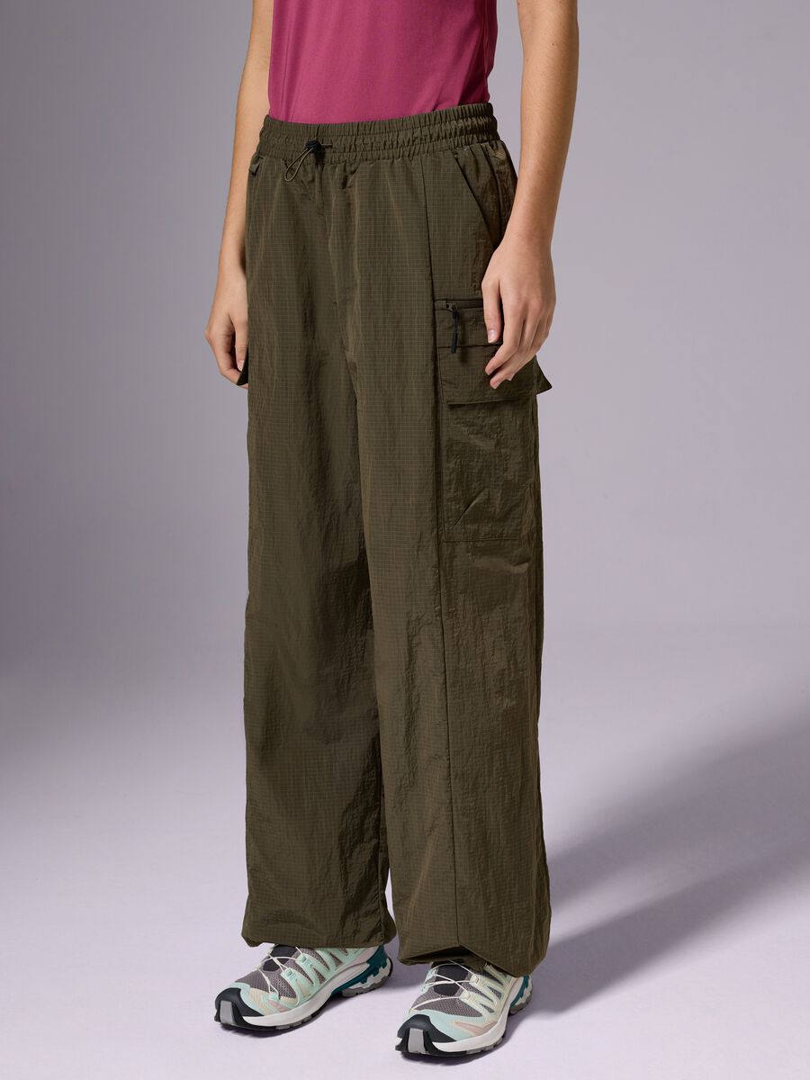 &Epsilon;&lambda;&alpha;&iota;ό&lambda;&alpha;&delta;&omicron; &pi;&rho;ά&sigma;&iota;&nu;&omicron; &alpha;&theta;&lambda;&eta;&tau;&iota;&kappa;ό &pi;&alpha;&nu;&tau;&epsilon;&lambda;ό&nu;&iota; cargo_1