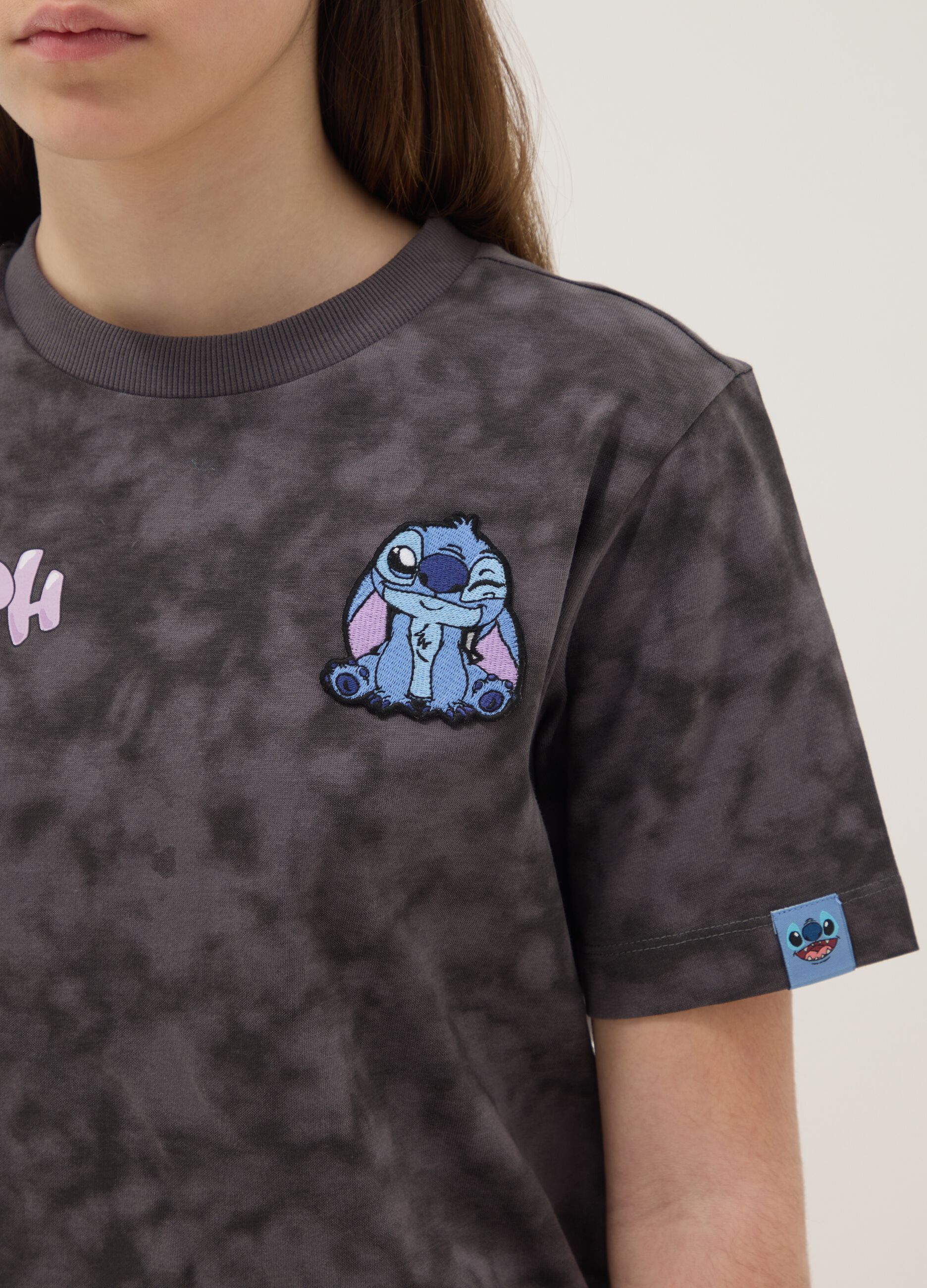 Grey pure cotton oversized fit girl&rsquo;s t-shirt with Stitch