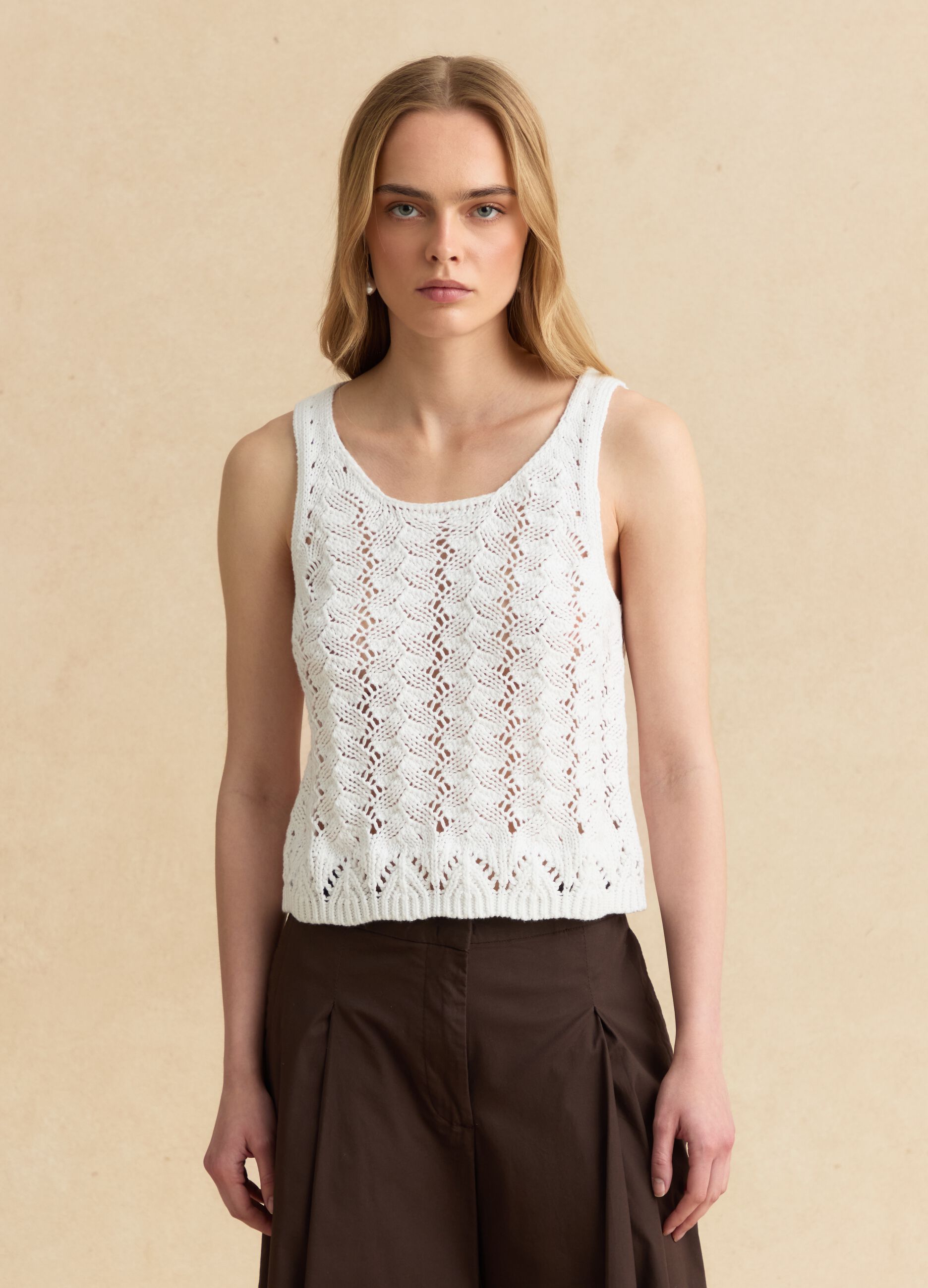 Wei&szlig;es Tanktop aus reiner Baumwolle in H&auml;keloptik