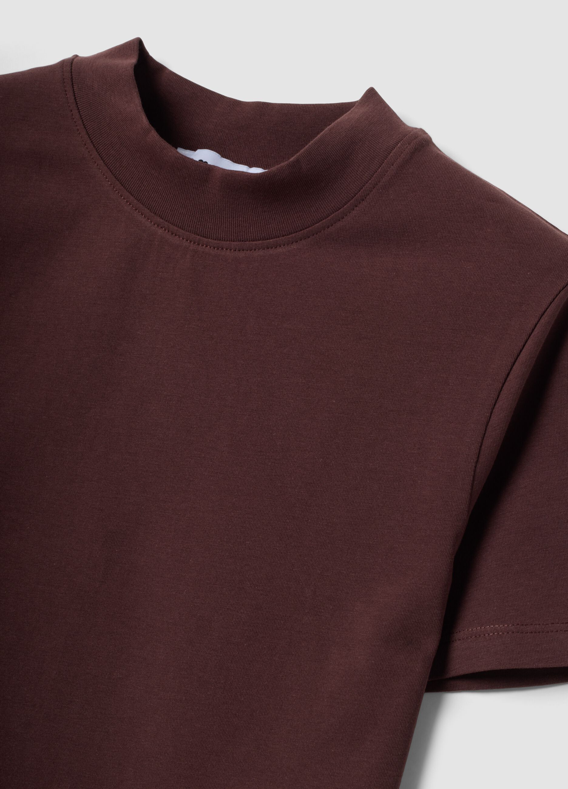 &Kappa;&alpha;&phi;έ &epsilon;&phi;&alpha;&rho;&mu;&omicron;&sigma;&tau;ό T-shirt &alpha;&pi;ό &epsilon;&lambda;&alpha;&sigma;&tau;&iota;&kappa;ό &beta;&alpha;&mu;&beta;ά&kappa;&iota; &mu;&epsilon; &psi;&eta;&lambda;ό &gamma;&iota;&alpha;&kappa;ά
