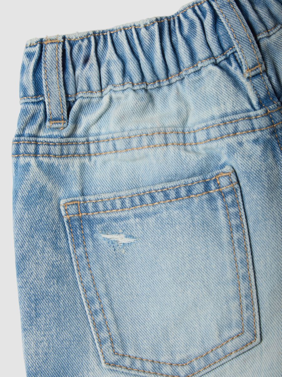 Hellblaue Denim-Shorts aus reiner Baumwolle f&uuml;r M&auml;dchen, Regular Fit, mit Stickerei_3
