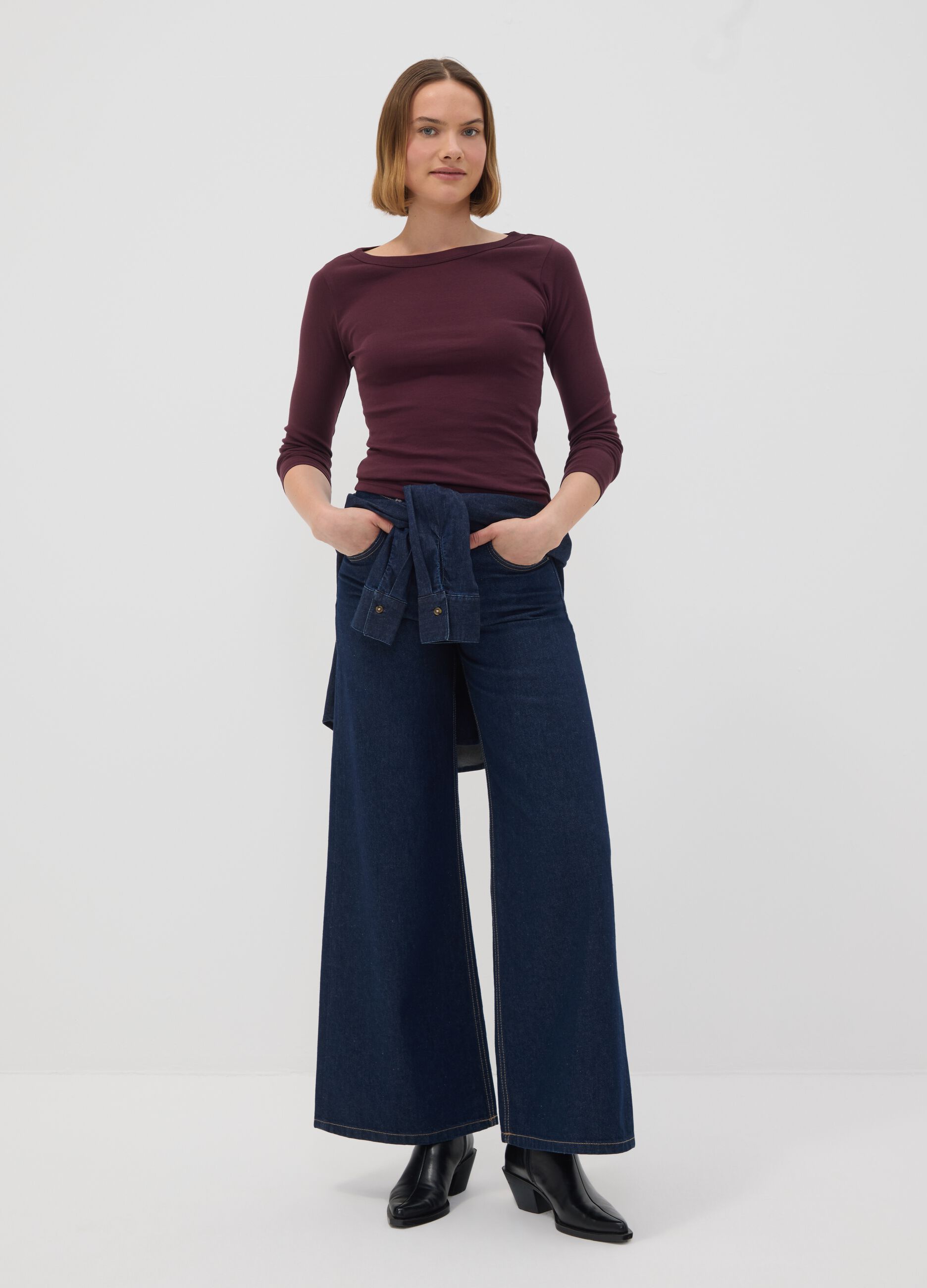 T-shirt viola in puro cotone con girocollo regular fit