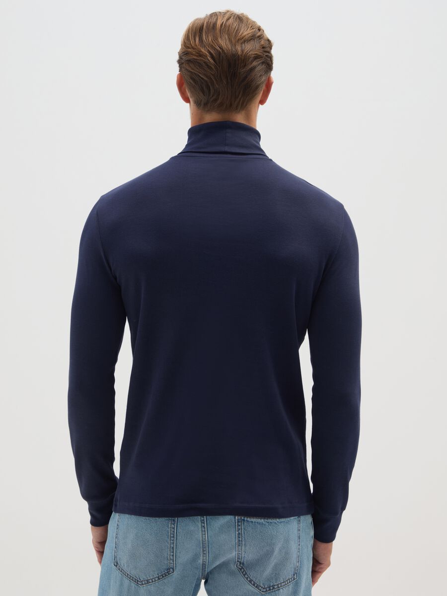 Chemise bleue &agrave; manches longues en coton &agrave; col roul&eacute;_2