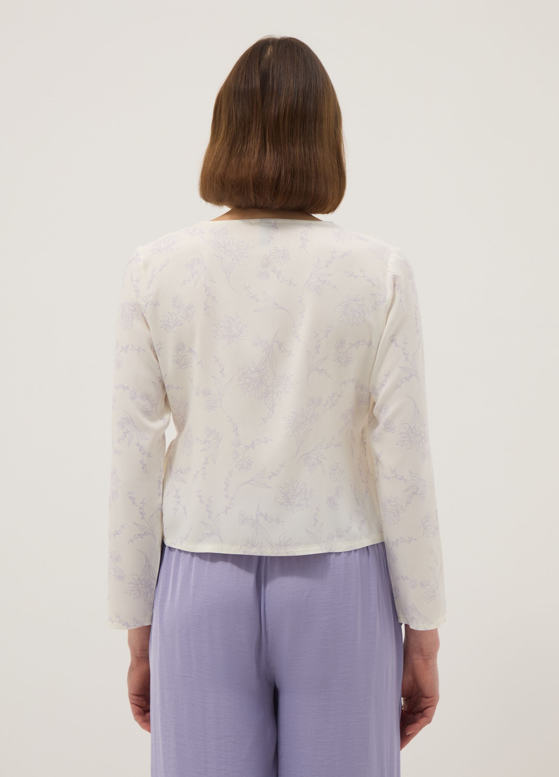 White V-neck pure viscose top regular fit