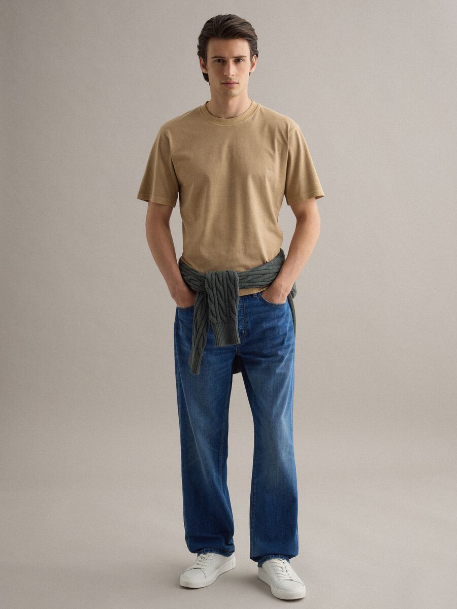 &Mu;&pi;&epsilon;&zeta; &mu;&pi;&lambda;&omicron;ύ&zeta;&alpha; &alpha;&pi;ό &kappa;&alpha;&theta;&alpha;&rho;ό &beta;&alpha;&mu;&beta;ά&kappa;&iota; &mu;&epsilon; &chi;&alpha;&lambda;&alpha;&rho;ή &epsilon;&phi;&alpha;&rho;&mu;&omicron;&gamma;ή_2