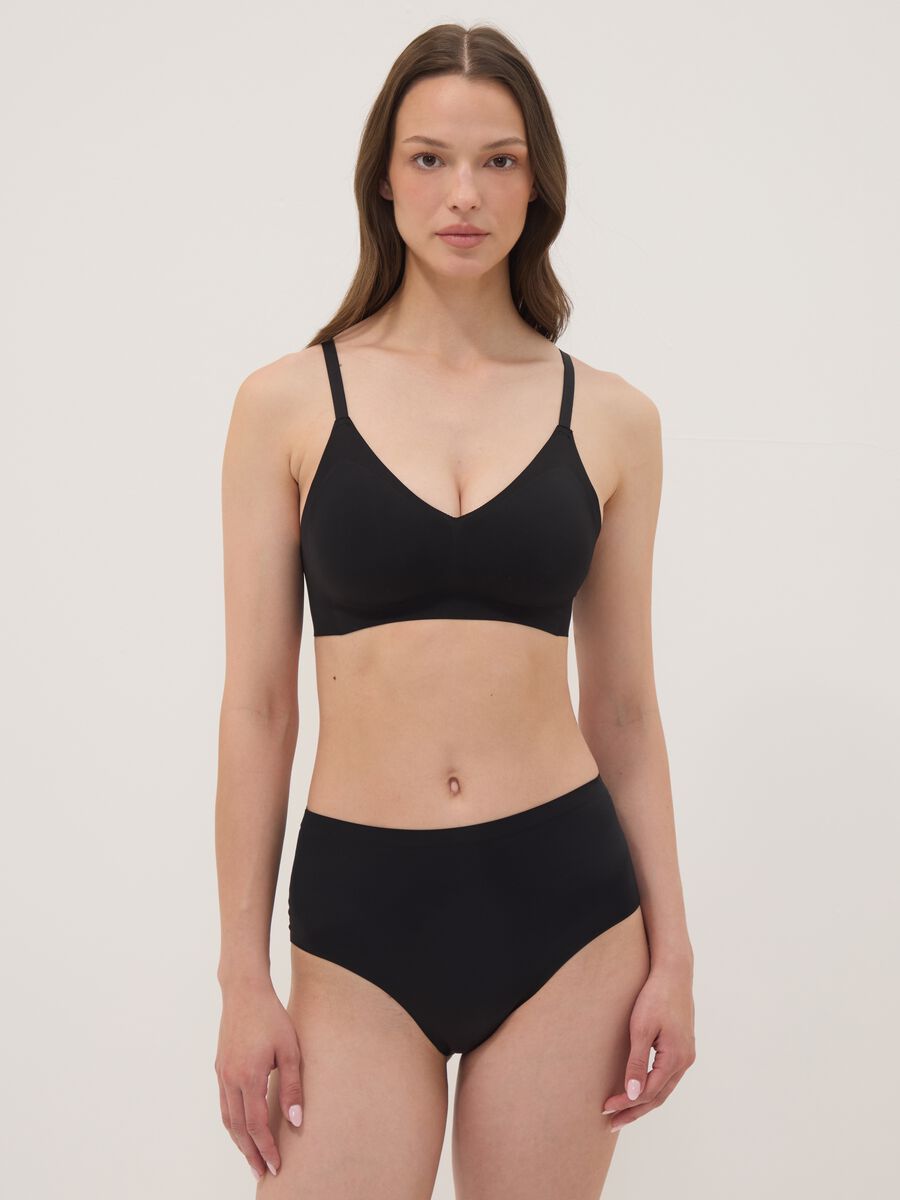 Schwarzer BH aus Stretchmaterial mit herausnehmbaren Cups_1