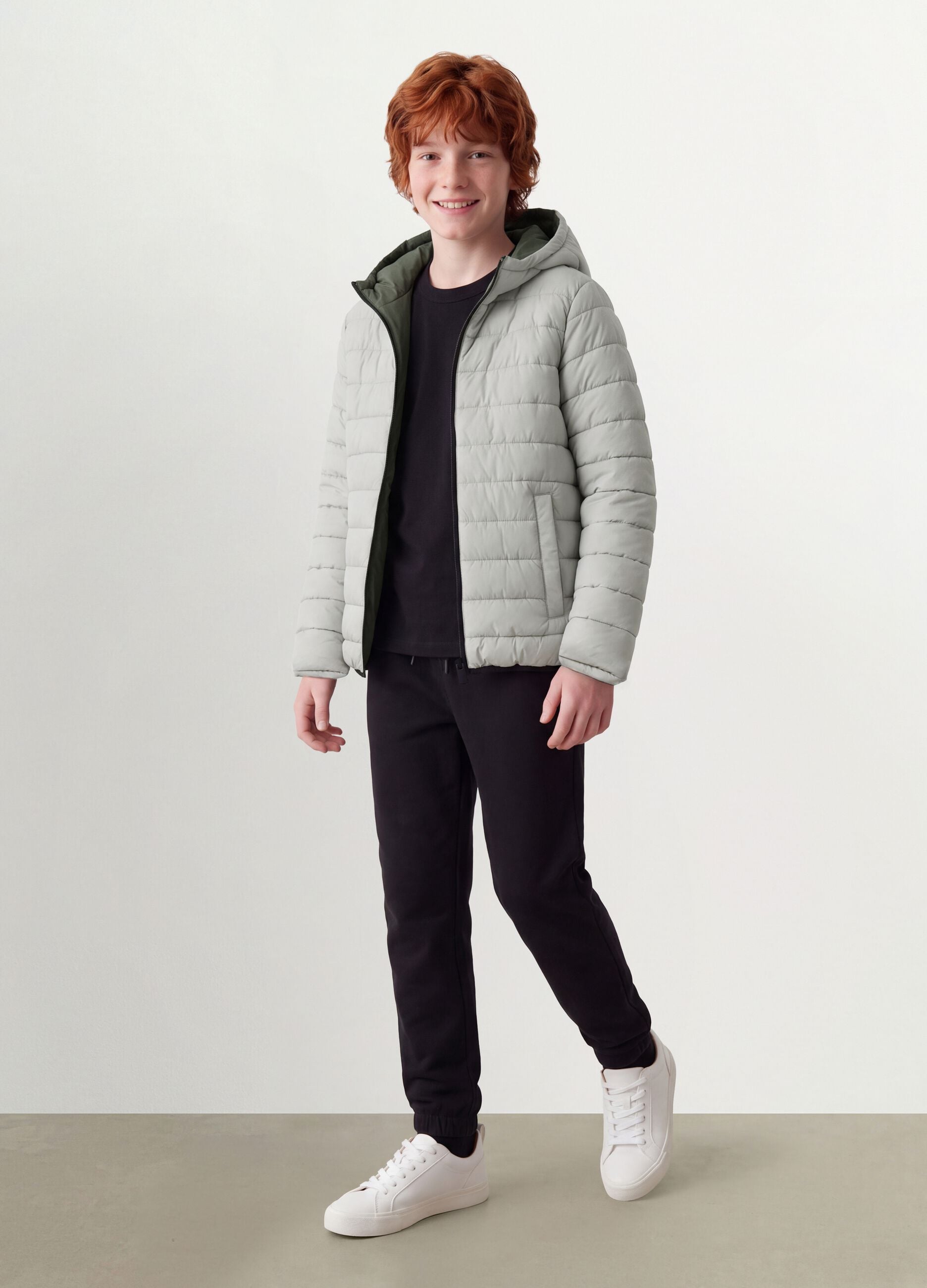 Casaco Ultralight revers&iacute;vel acolchoado com capuz em cinzento e verde