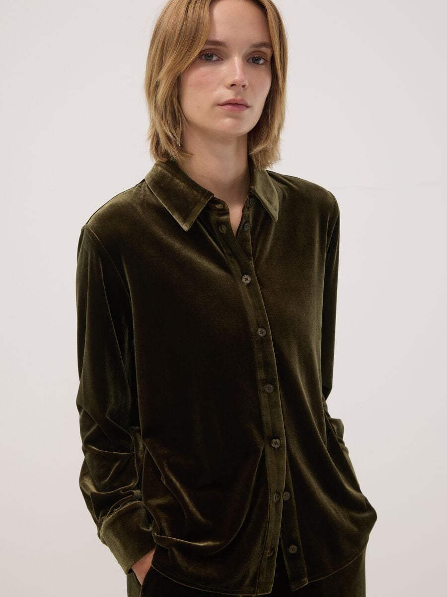 Camicia verde in tessuto velour elasticizzato regular fit_1