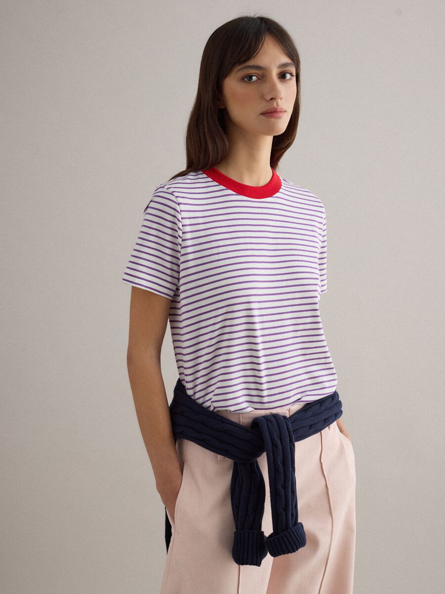 Gr&uuml;n-wei&szlig;e T-Shirt aus reiner Baumwolle, Regular Fit_0