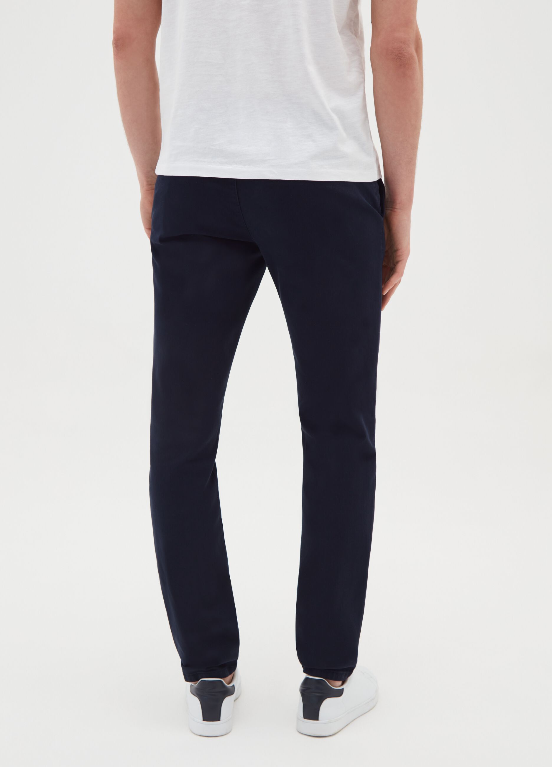 Solid colour stretch cotton chino trousers