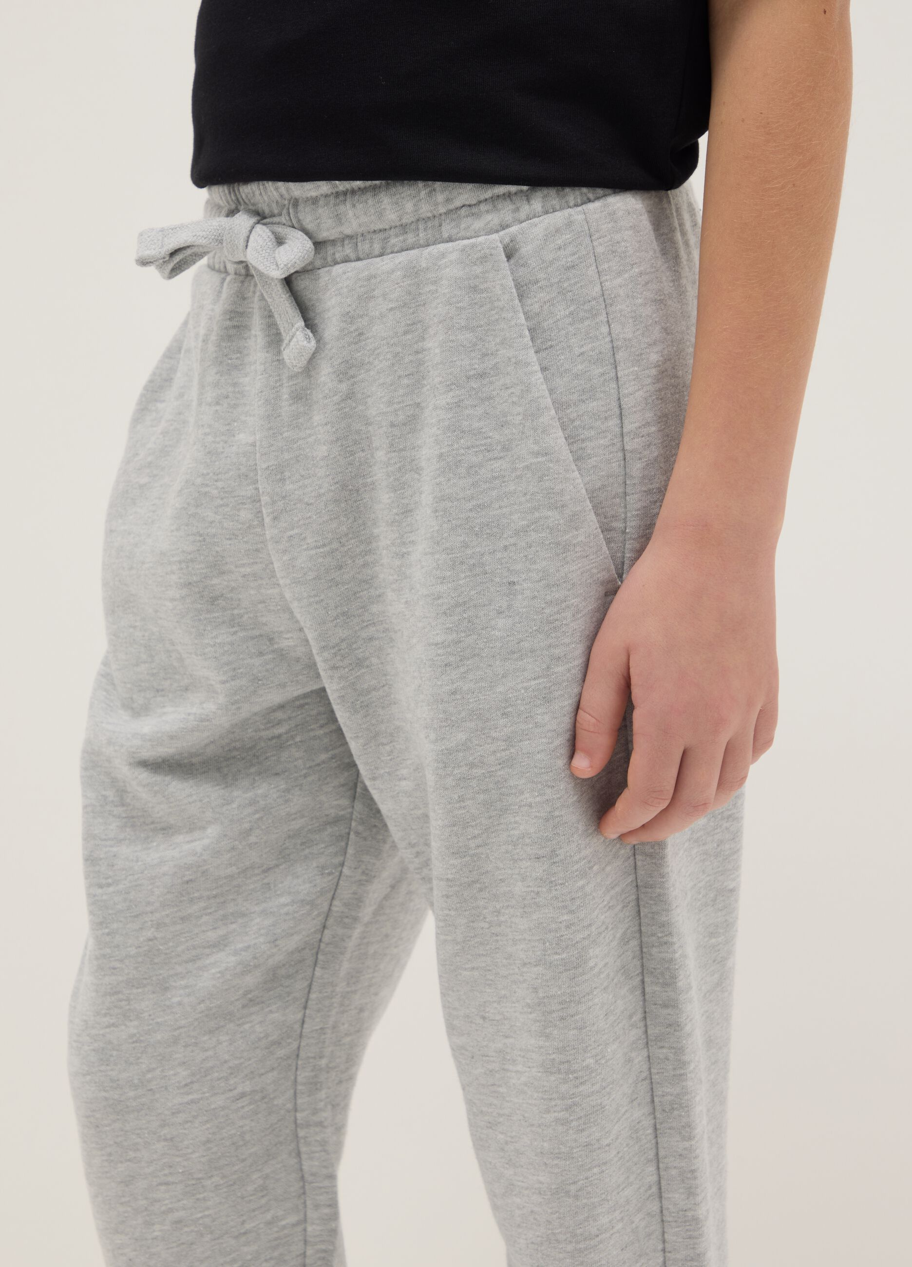 Graue Jogginghose f&uuml;r Jungen aus reiner Baumwolle mit regul&auml;rer Passform