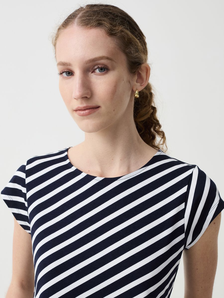 Essential dress with diagonal stripes_1