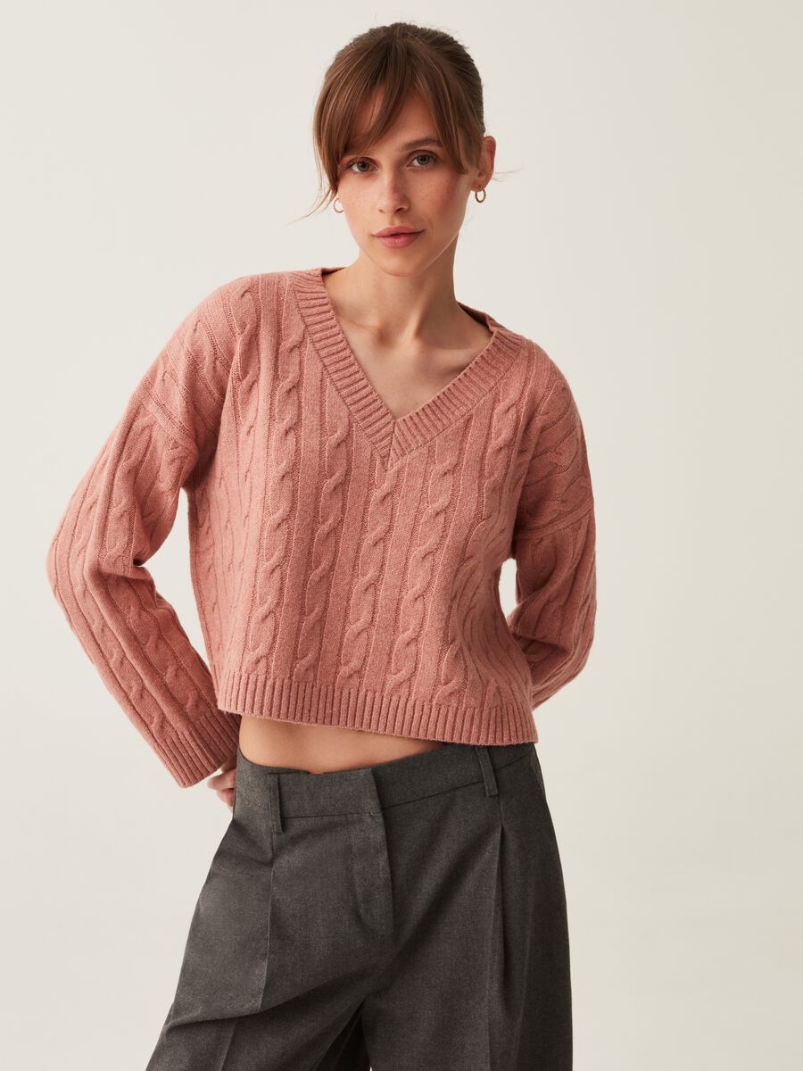 Cropped pullover with braided motif_1