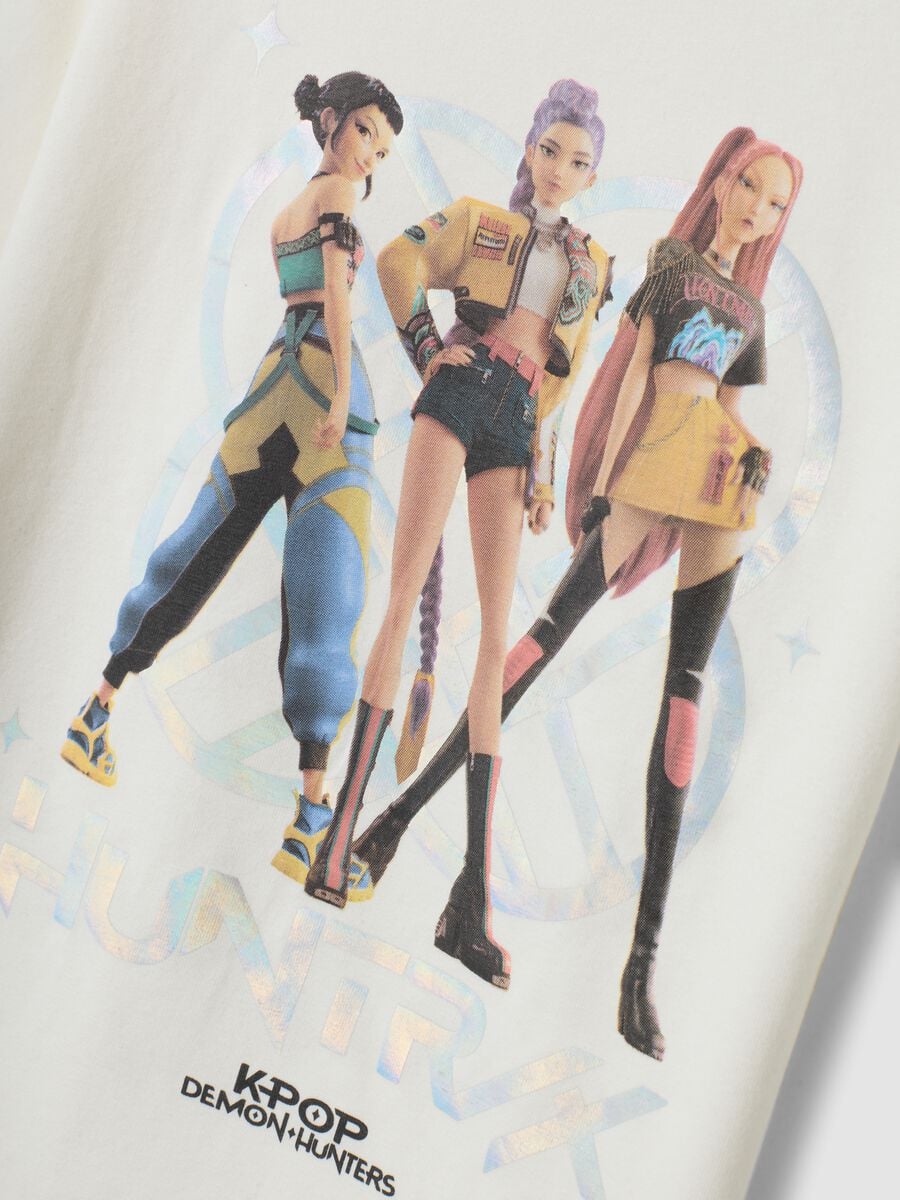 T-shirt branca em algod&atilde;o el&aacute;stico com estampado K-Pop Demon Hunters_3