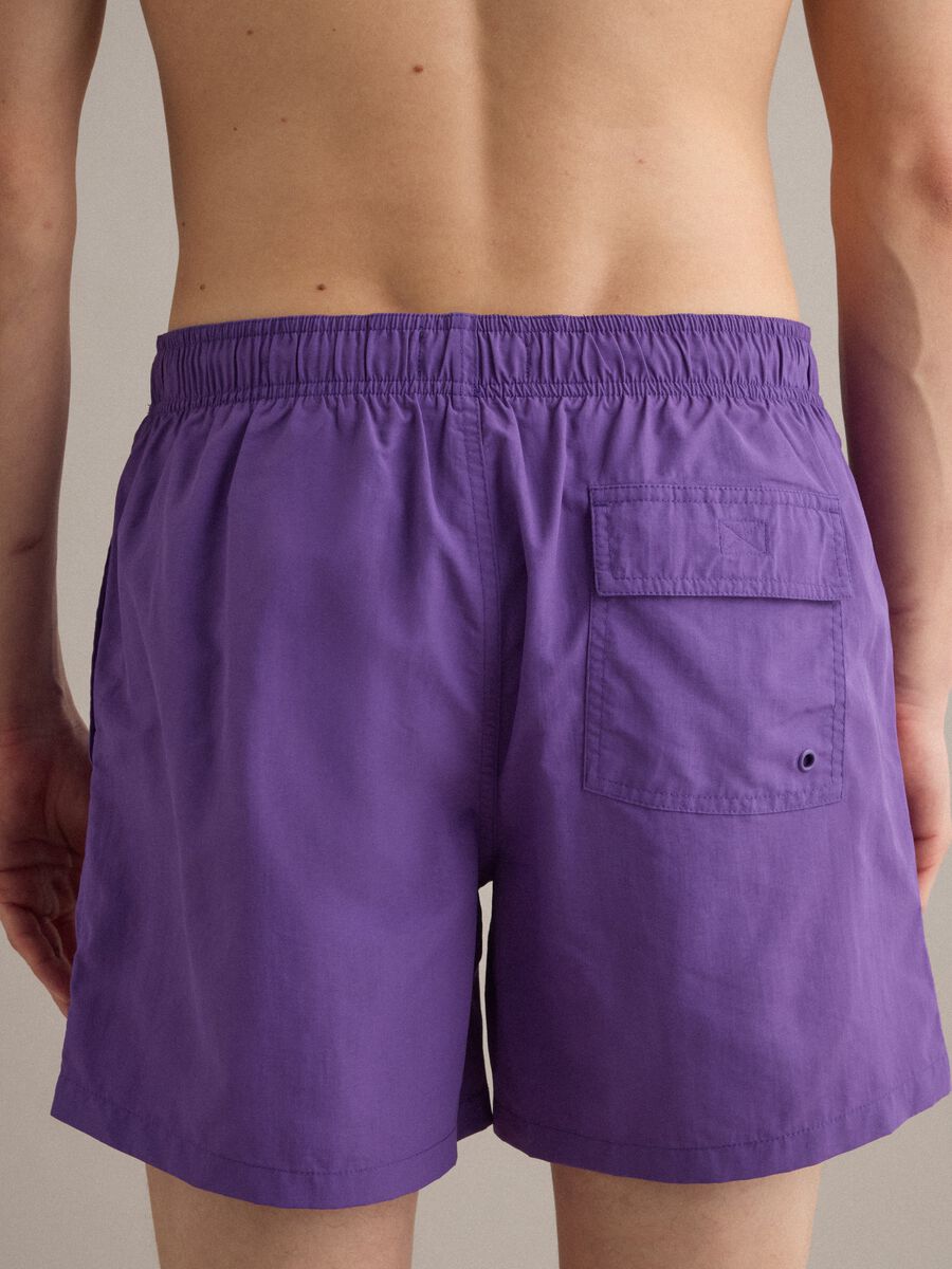 Short de bain violet avec taille &eacute;lastiqu&eacute;e et cordon de serrage_3