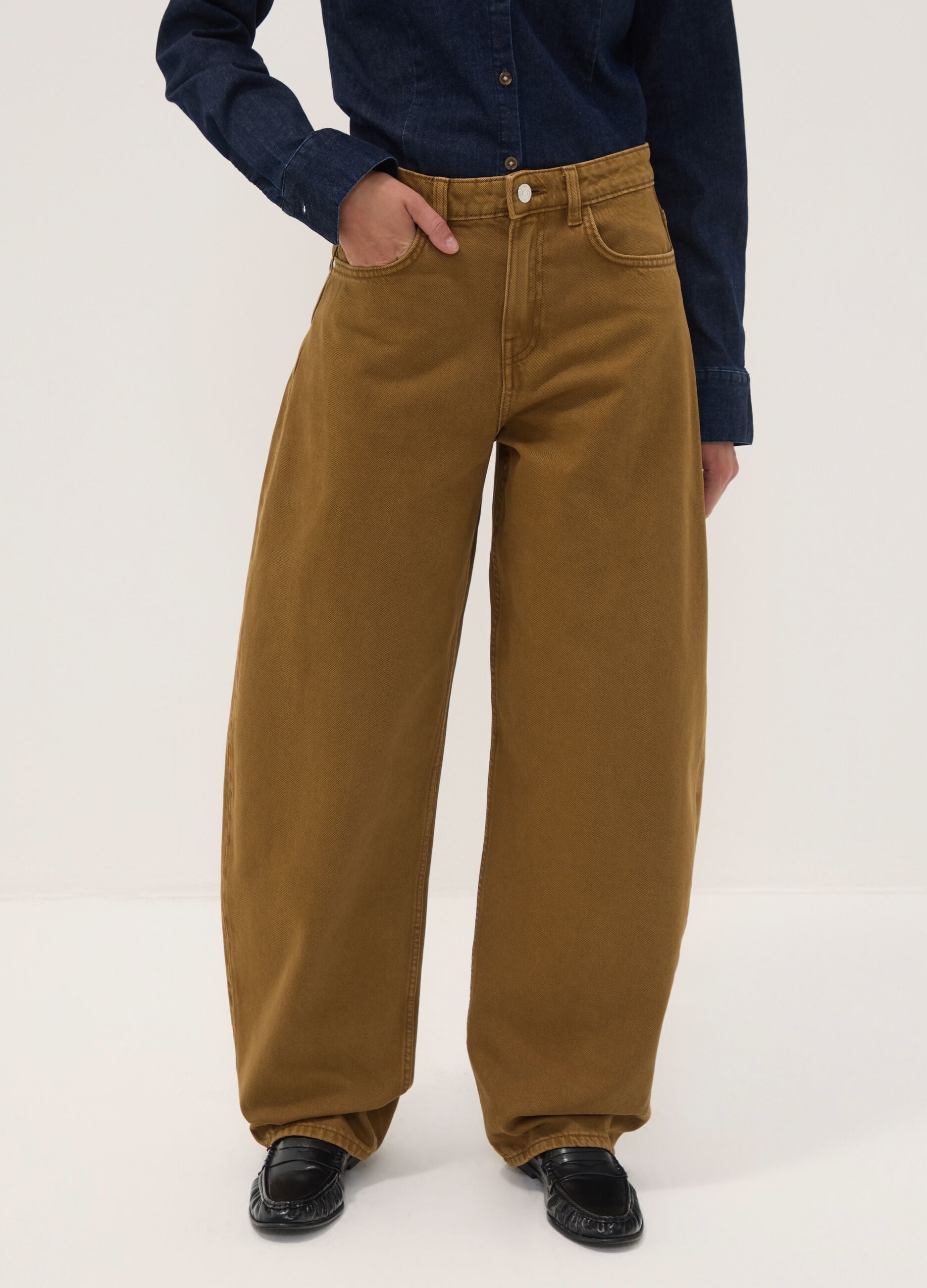 Brown pure cotton barrel-fit jeans