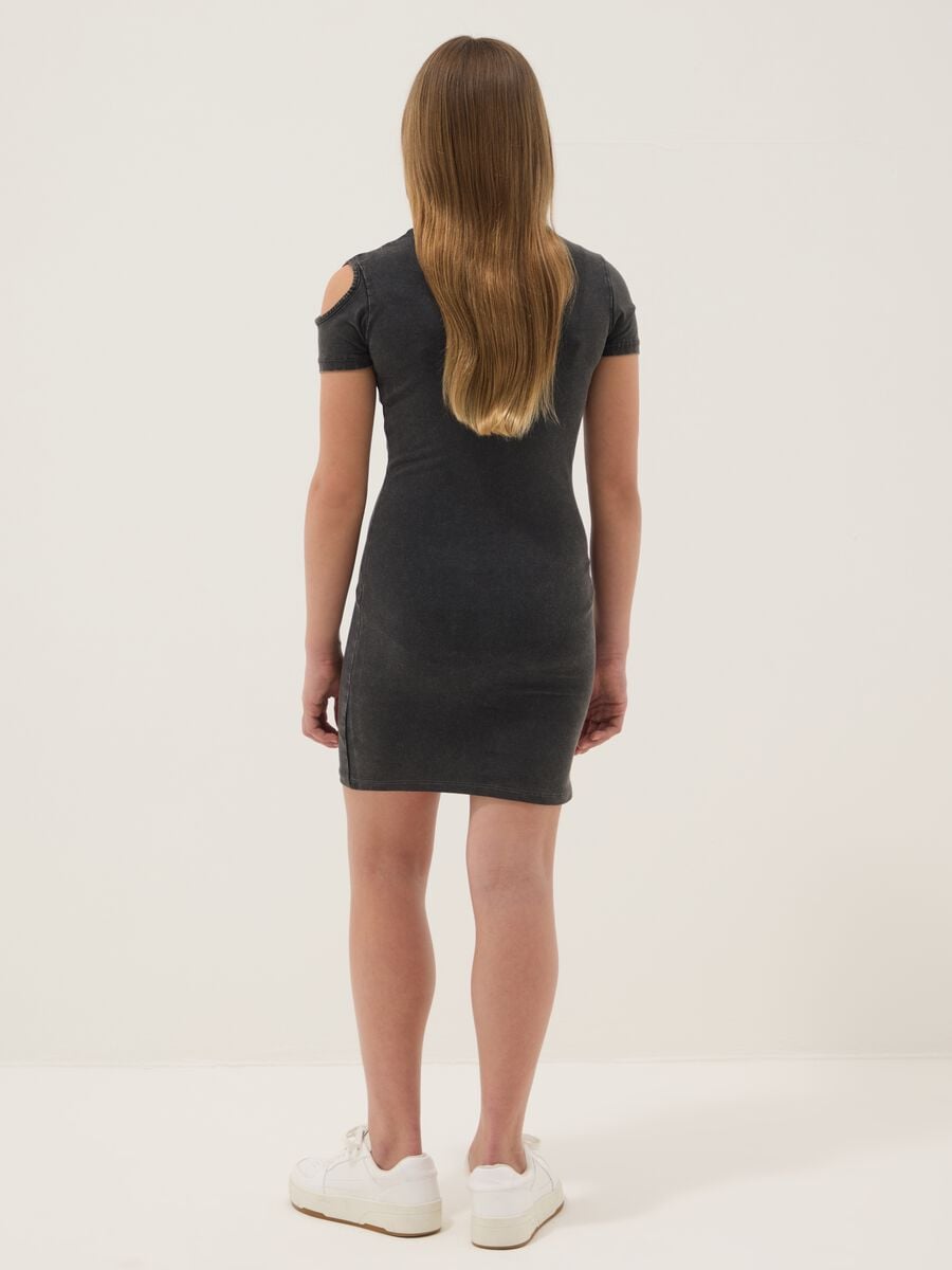 Schwarzes Kleid aus Stretch-Baumwolle mit Schulter-Cut-out_1