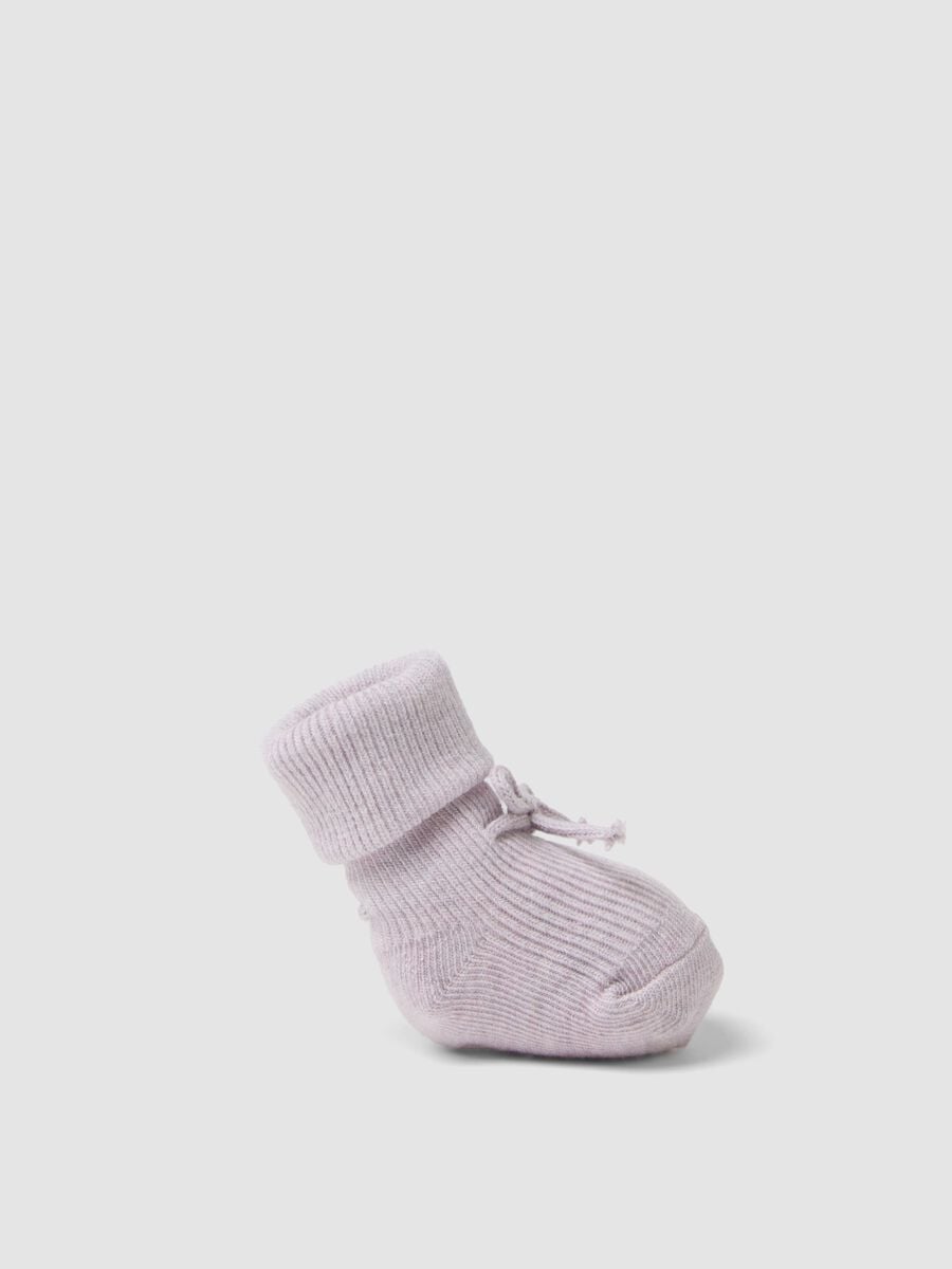Rosa gestrickte Babyschuhe aus Bio-Baumwolle f&uuml;r M&auml;dchen_0