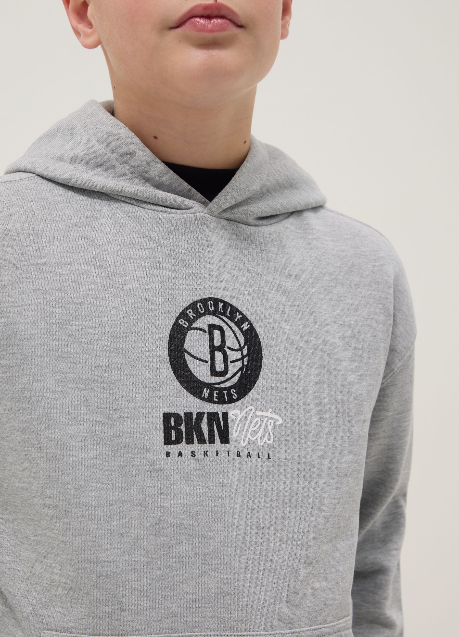 Grey pure cotton children's sweatshirt, regular fit, with Brooklyn Nets logo