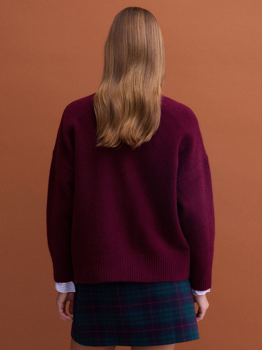 Red stretch-wool cardigan with deep V-neck_3